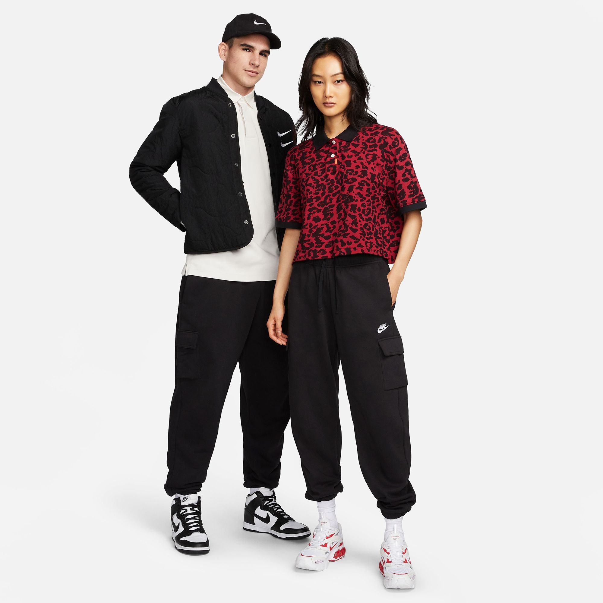 Nike Women's Sportswear Club Fleece Mid-Rise Oversized Cargo Sweatpants product image