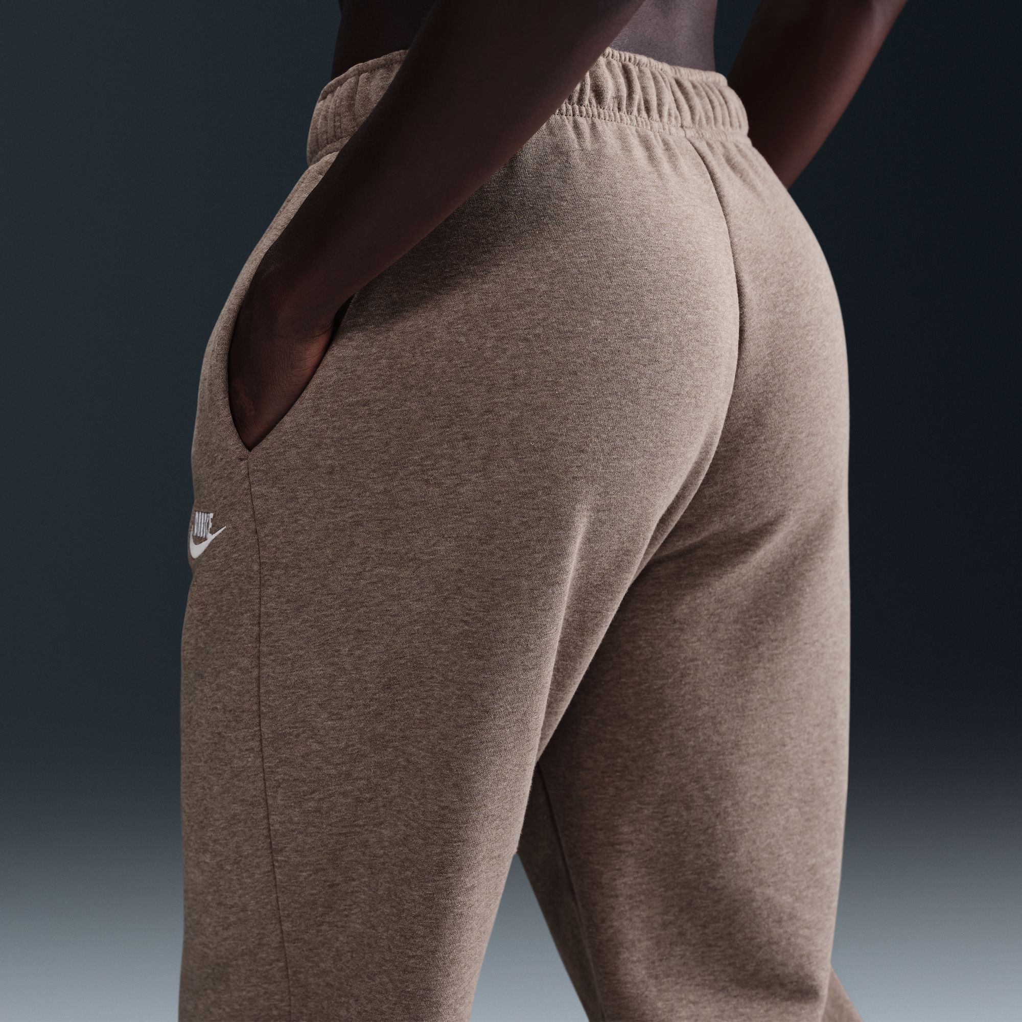 Nike Women's Sportswear Club Fleece Mid-Rise Oversized Sweatpants product image