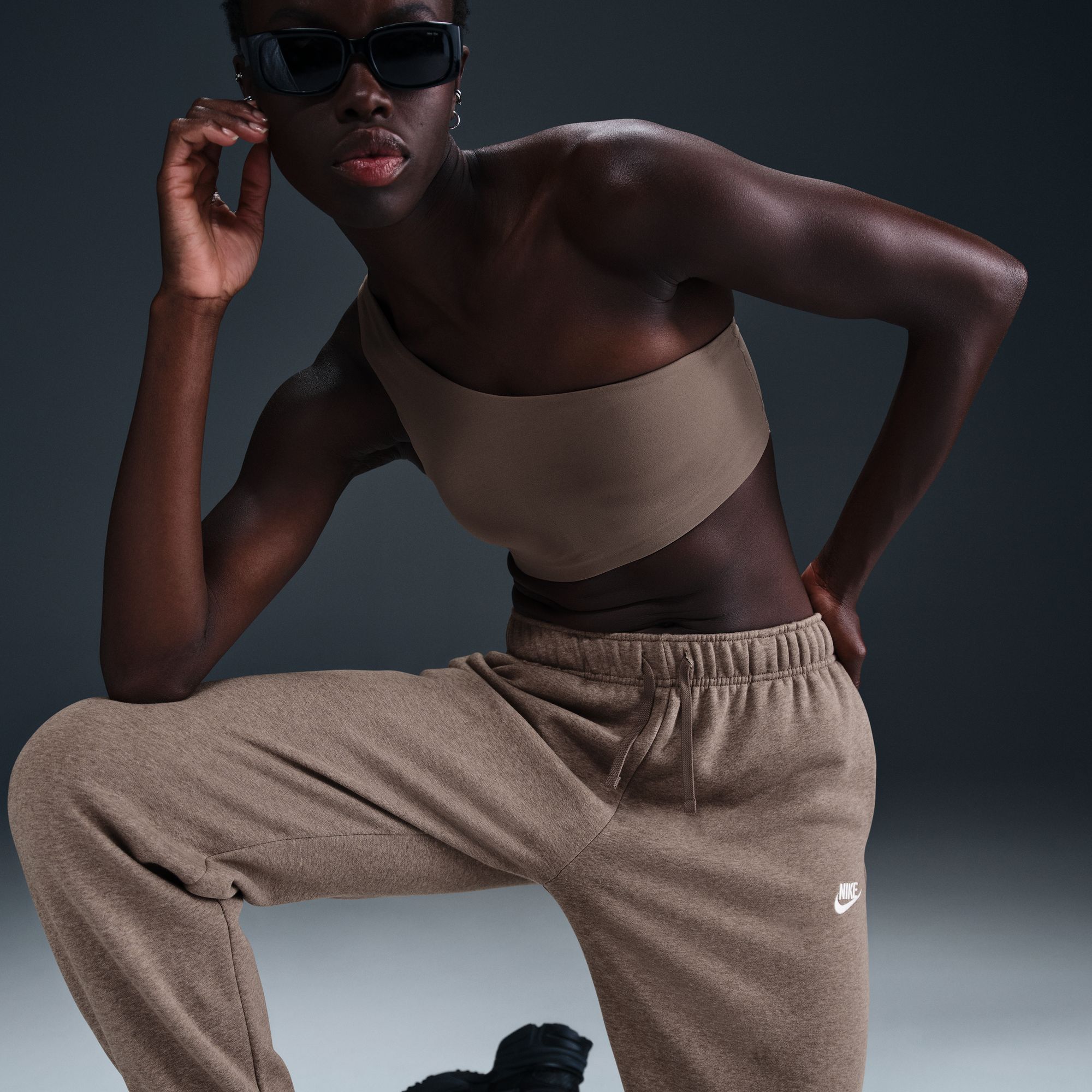 Nike Women's Sportswear Club Fleece Mid-Rise Oversized Sweatpants product image