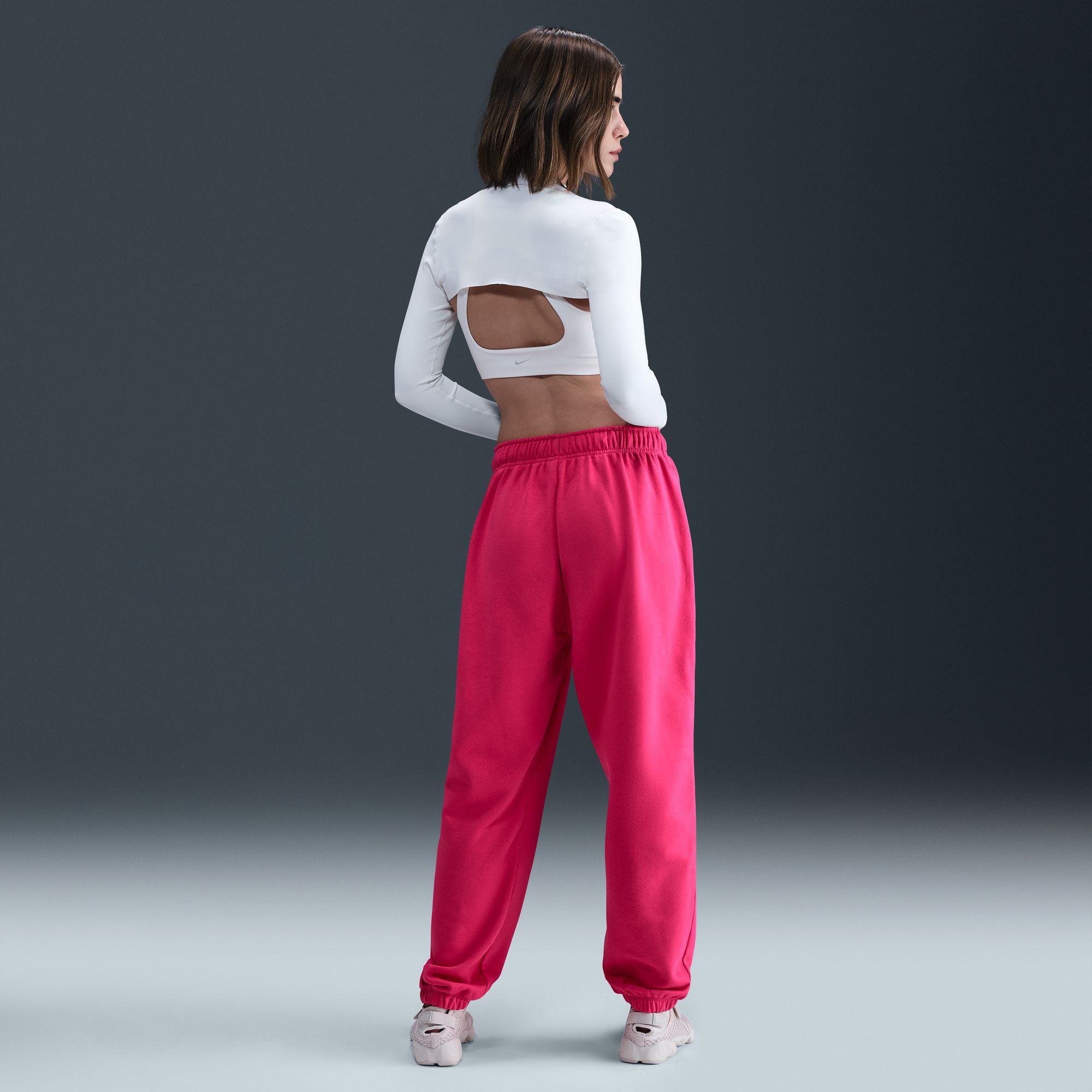 Nike Women's Sportswear Club Fleece Mid-Rise Oversized Sweatpants product image