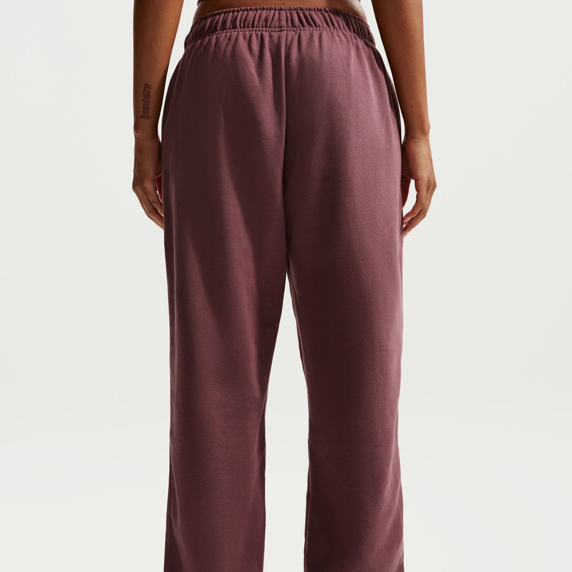Nike Women's Sportswear Club Fleece Mid-Rise Oversized Sweatpants product image