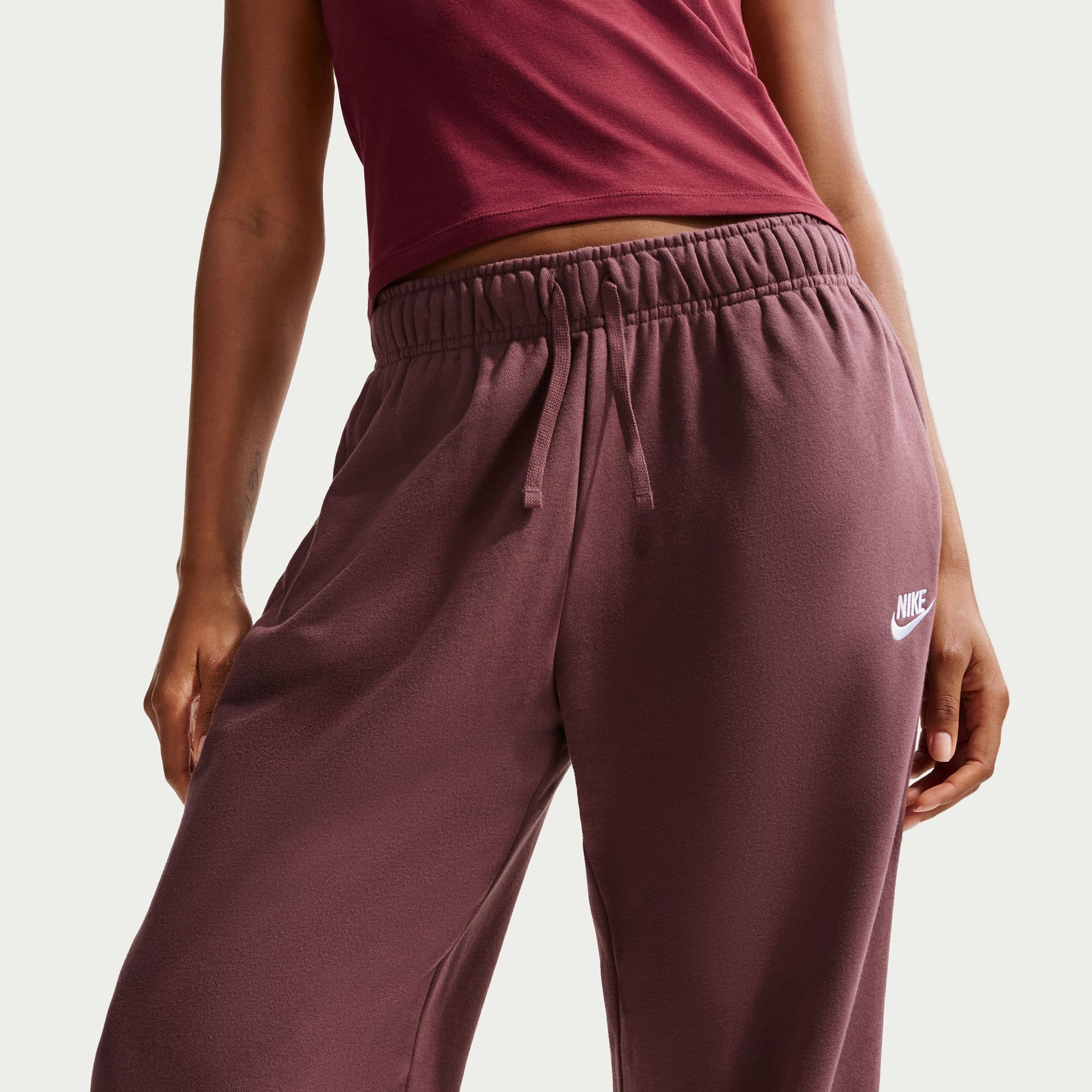 Nike Women's Sportswear Club Fleece Mid-Rise Oversized Sweatpants product image