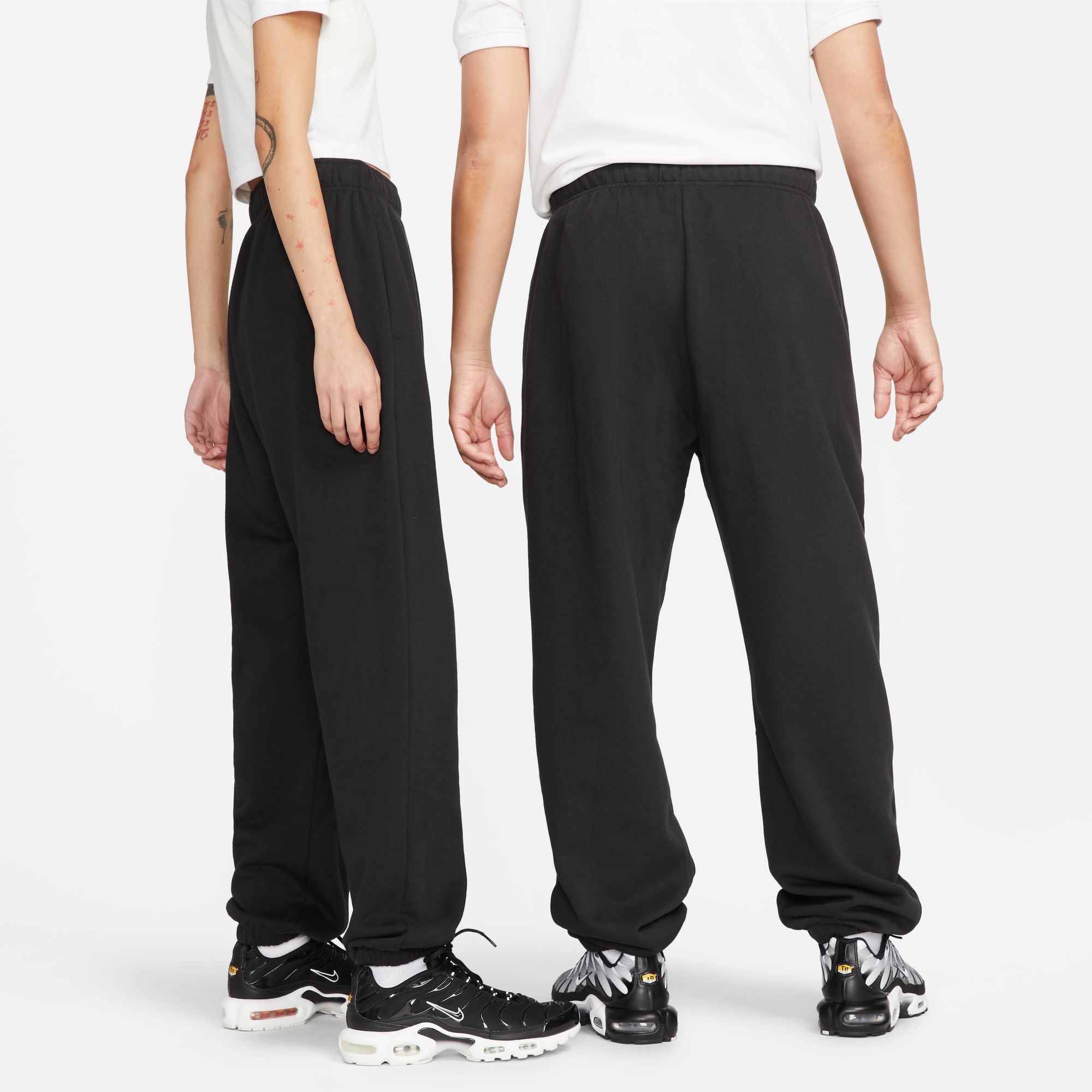 Nike Women's Sportswear Club Fleece Mid-Rise Oversized Sweatpants product image