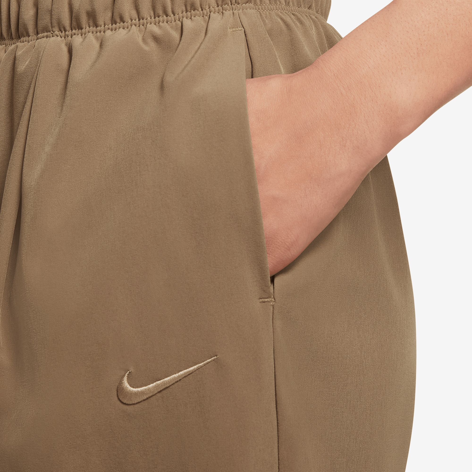 Nike Women's Sportswear Everyday Modern Woven Shorts product image