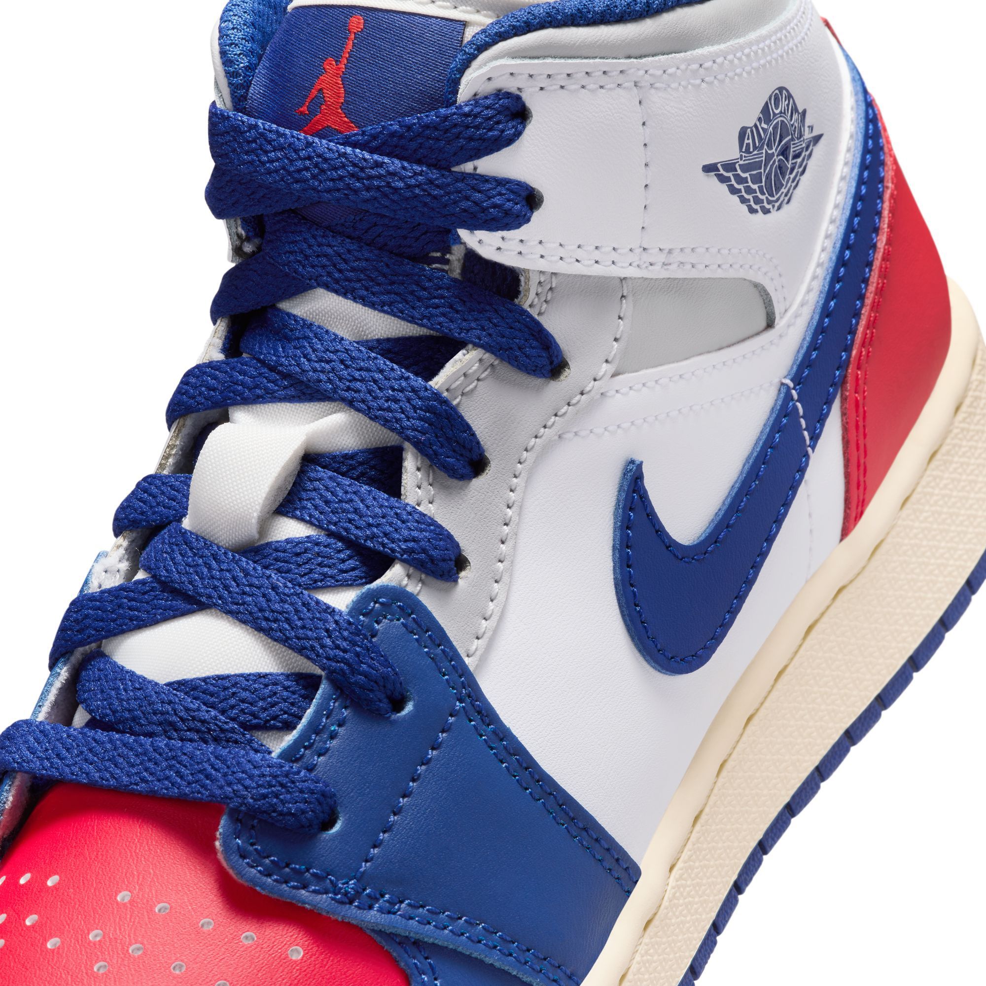 Jordan Kids' Grade School Air Jordan 1 Mid Basketball Shoes product image