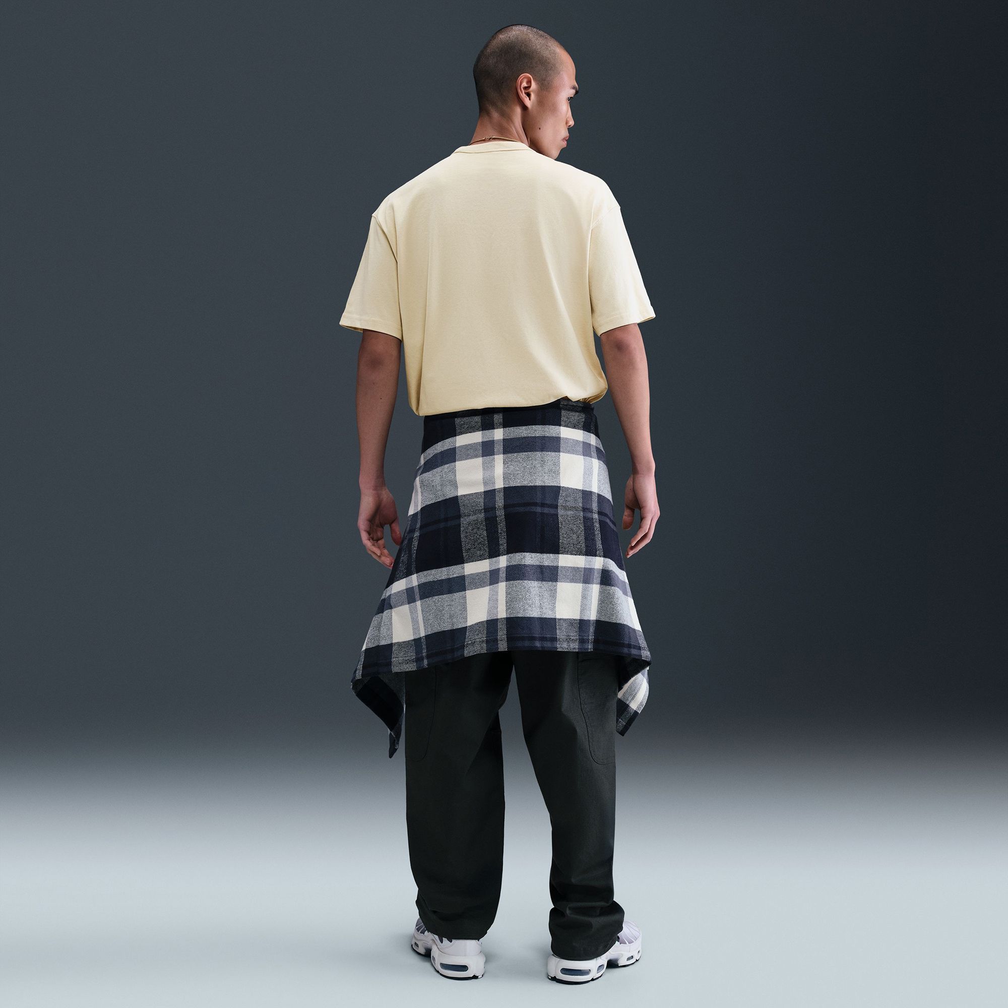 Nike Men's Premium Essential Pocket T-Shirt product image