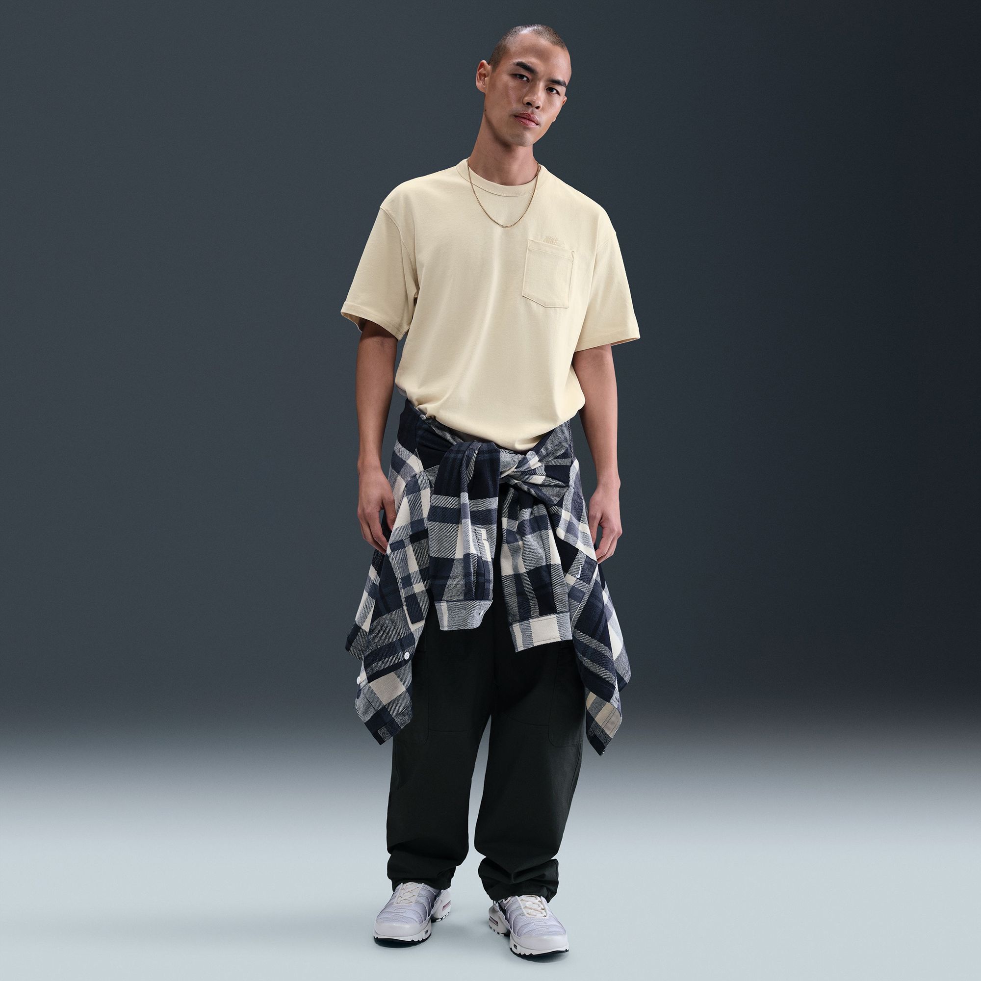 Nike Men's Premium Essential Pocket T-Shirt product image