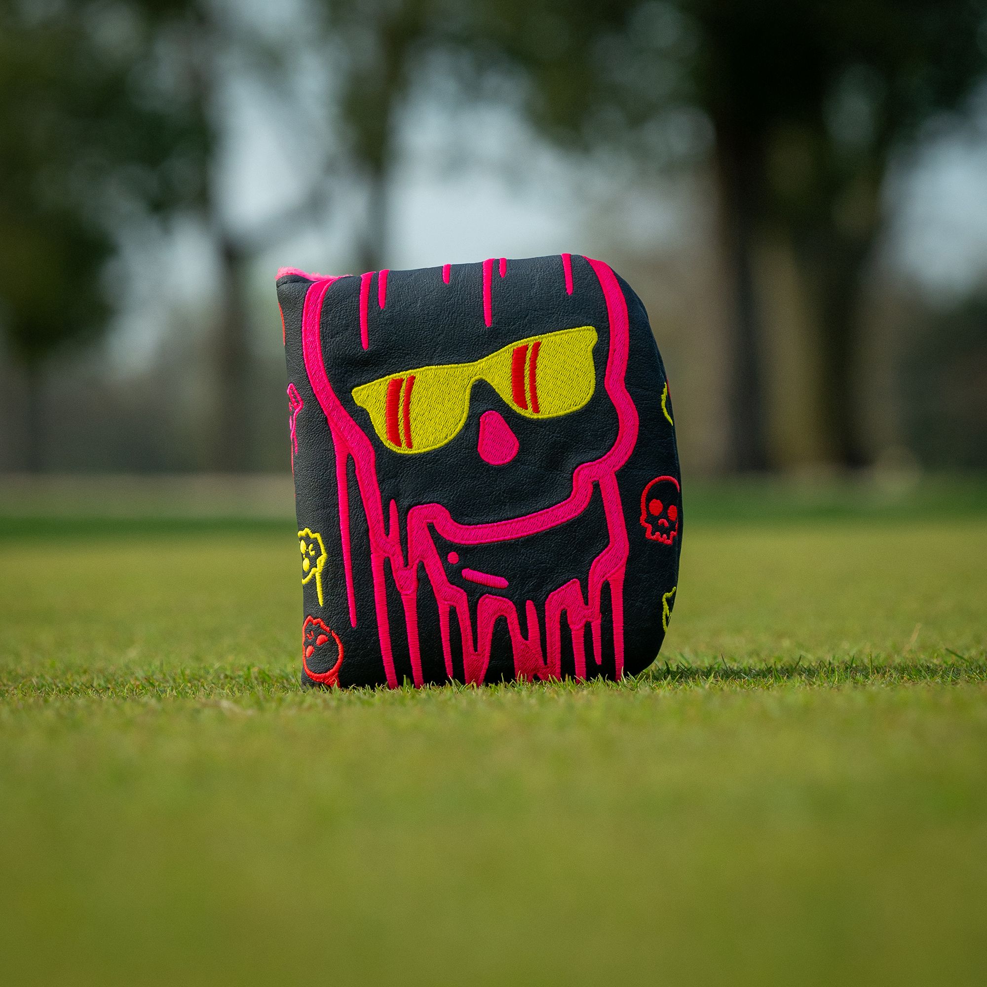 SWAG Melting Skull Small Center-Shaft Mallet Putter Headcover product image