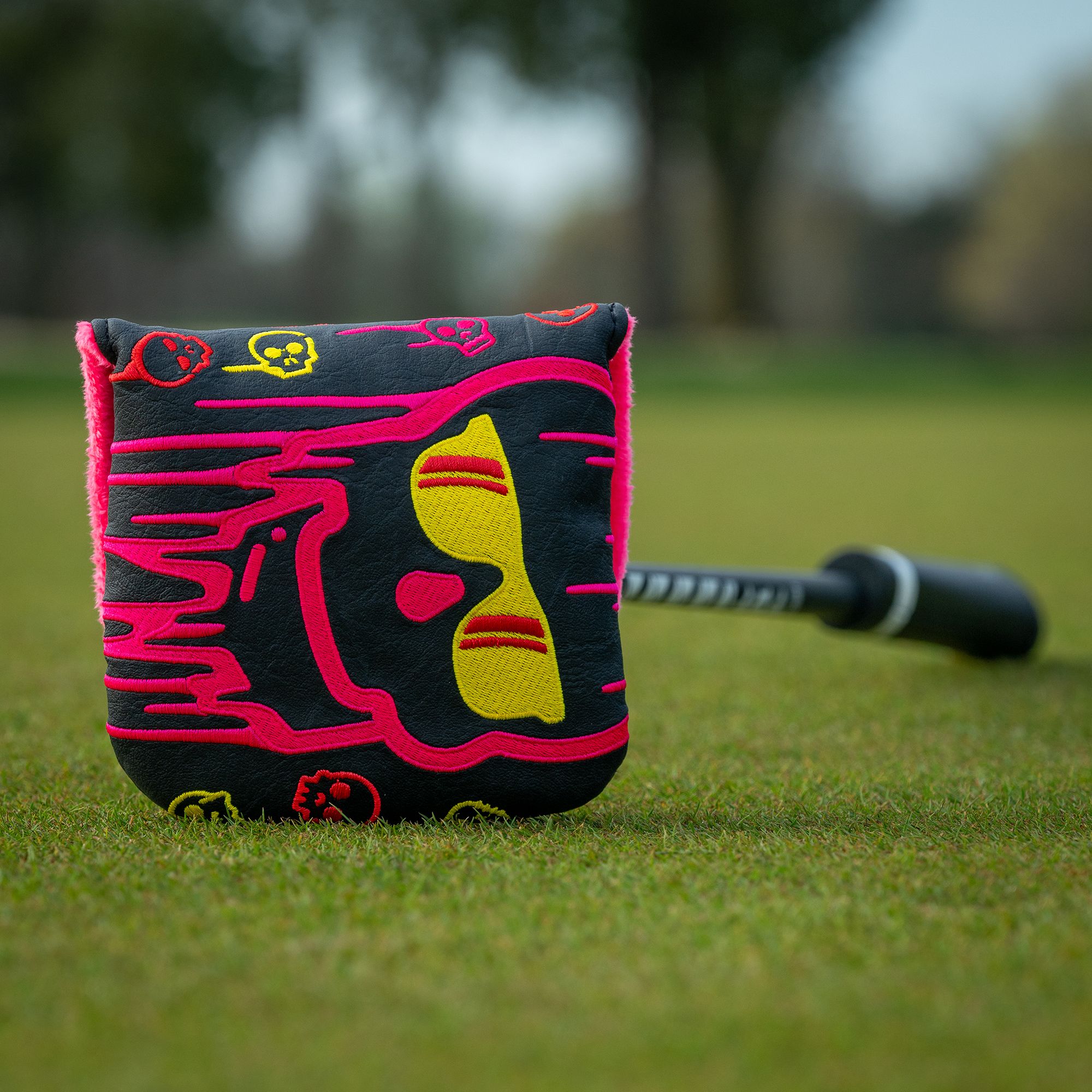 SWAG Melting Skull Large Center-Shaft Mallet Putter Headcover product image