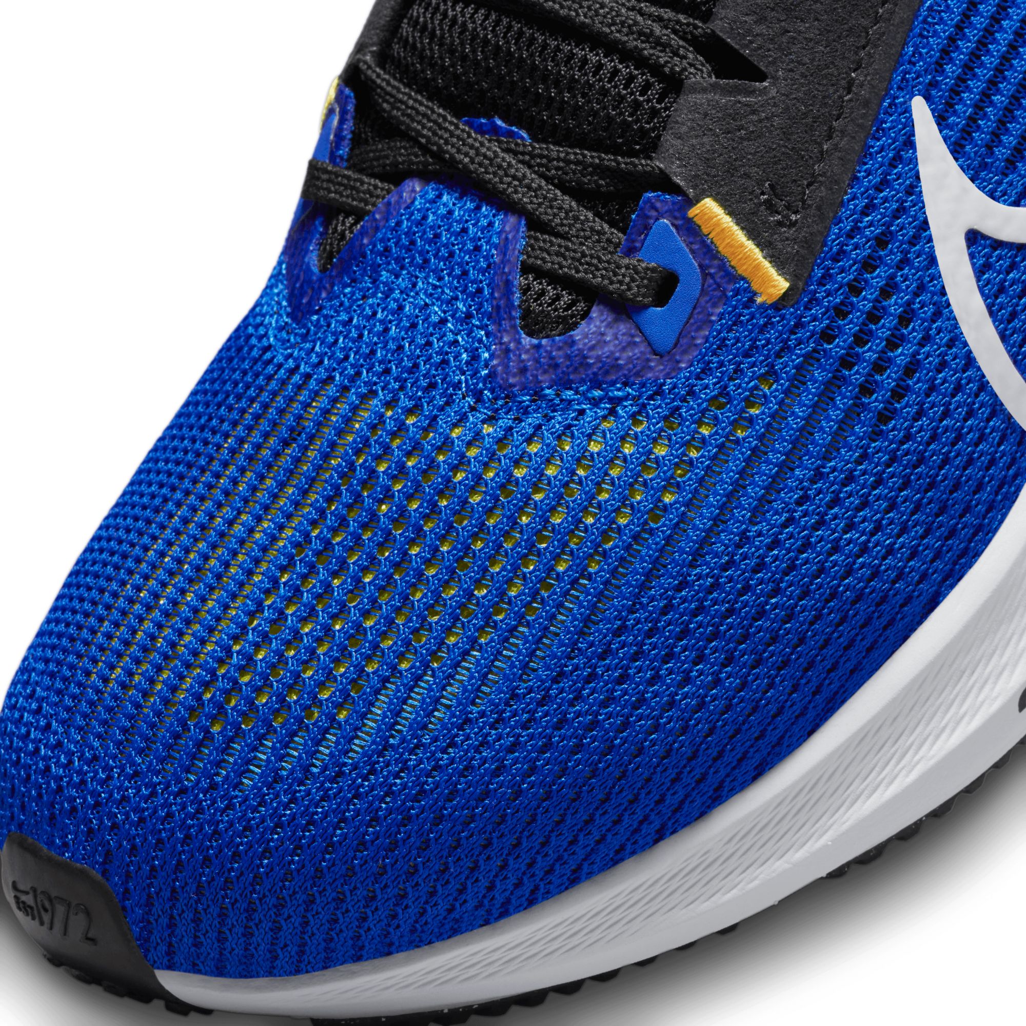 Nike Men's Pegasus 40 Running Shoes product image