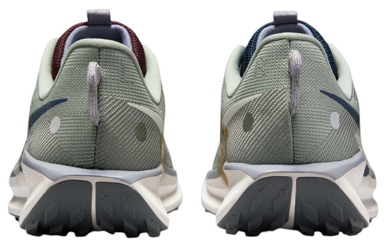 Nike Men’s Pegasus Trail 5 Running Shoes product image