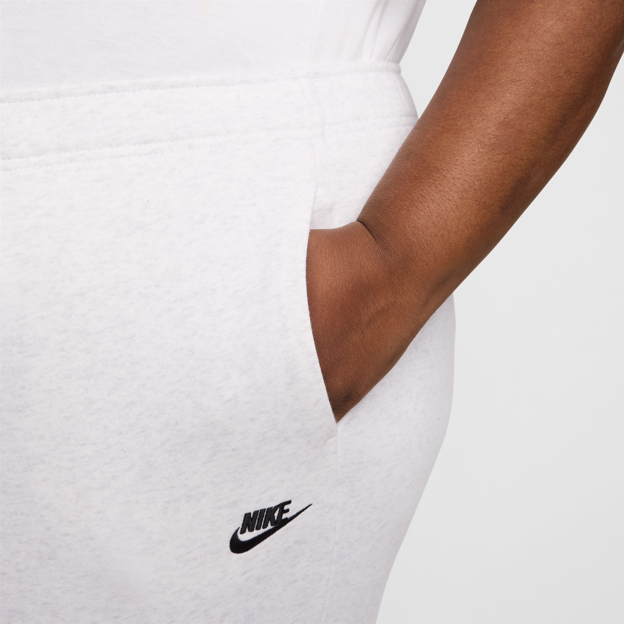Nike Sportswear Women's Club Fleece Mid-Rise Joggers (Plus Size) product image