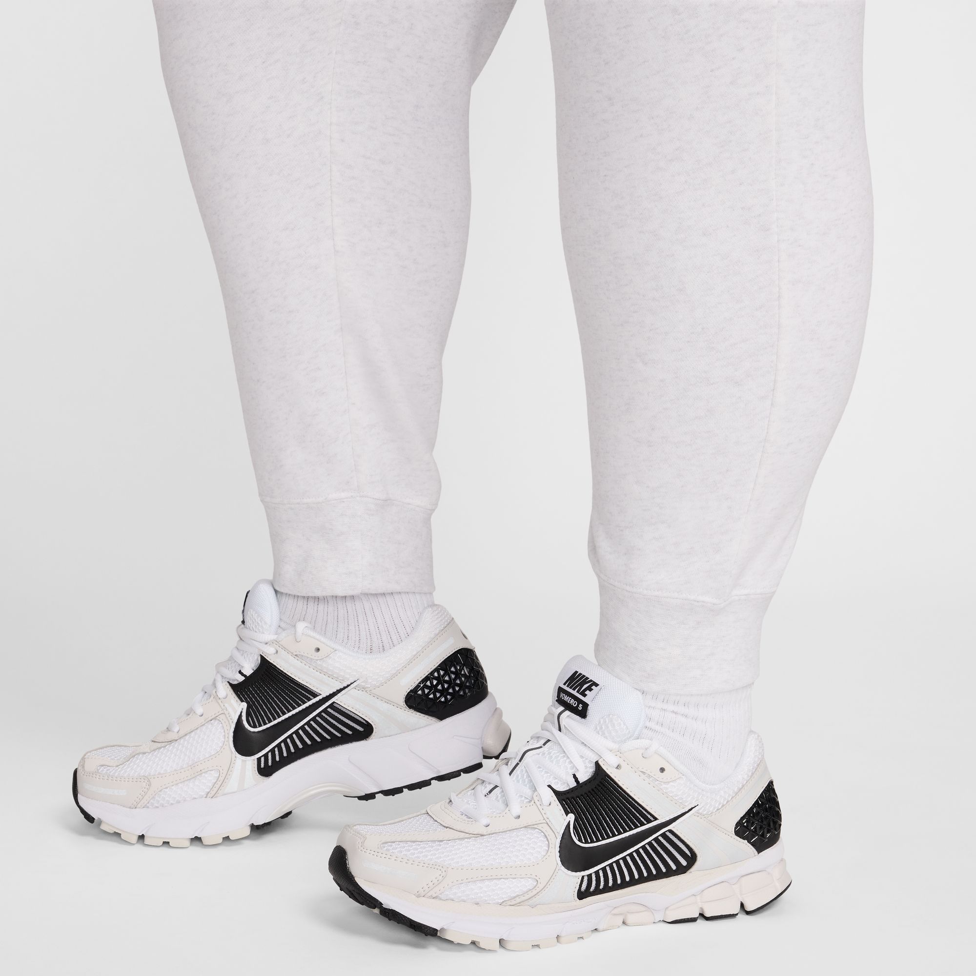 Nike Sportswear Women's Club Fleece Mid-Rise Joggers (Plus Size) product image