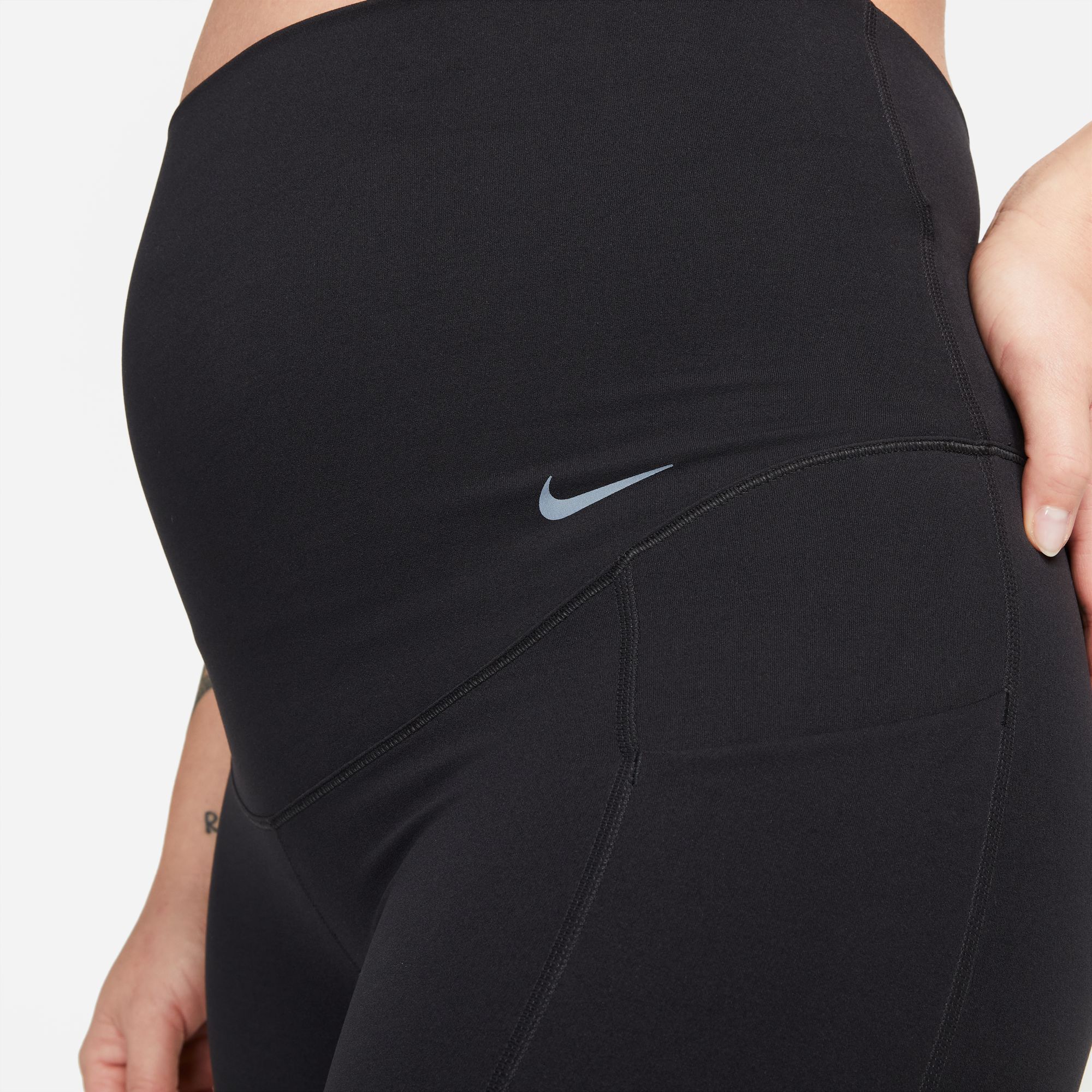 Nike Women's Zenvy Maternity Gentle-Support High-Waisted 8" Biker Shorts