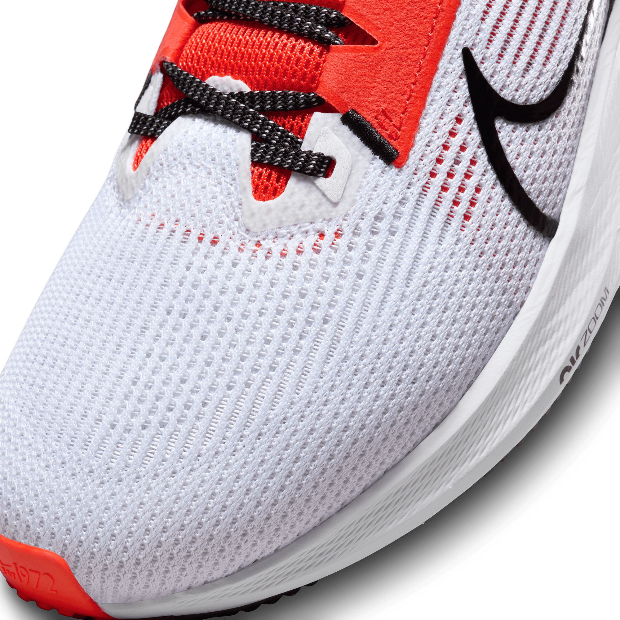Nike Pegasus 40 Oregon State Running Shoes product image
