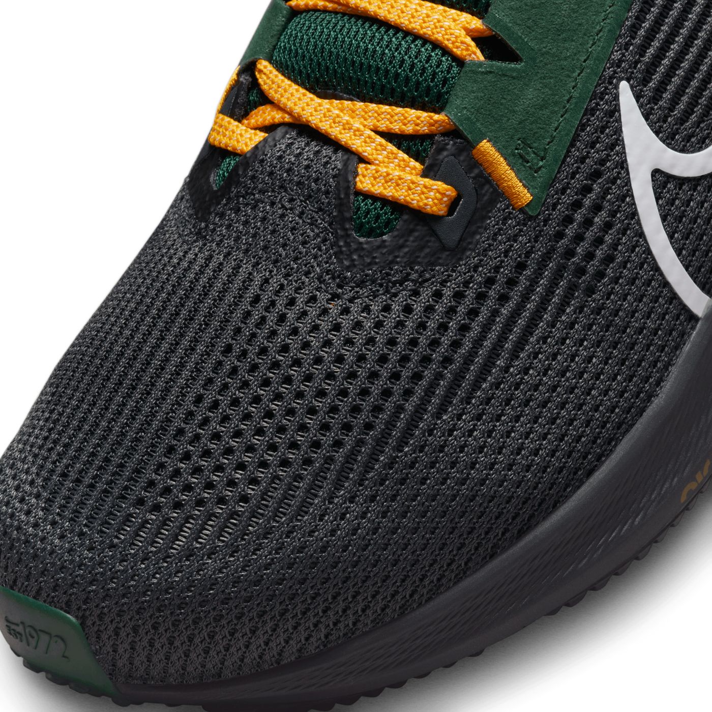 Nike air pegasus deals 37 green bay packers shoes