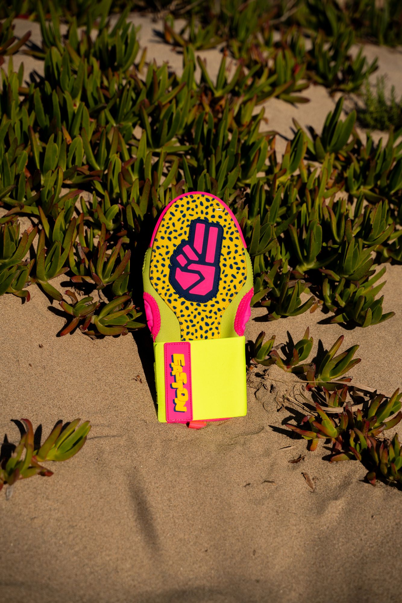 Easton Youth Spring Break The Dub Sliding Mitt product image