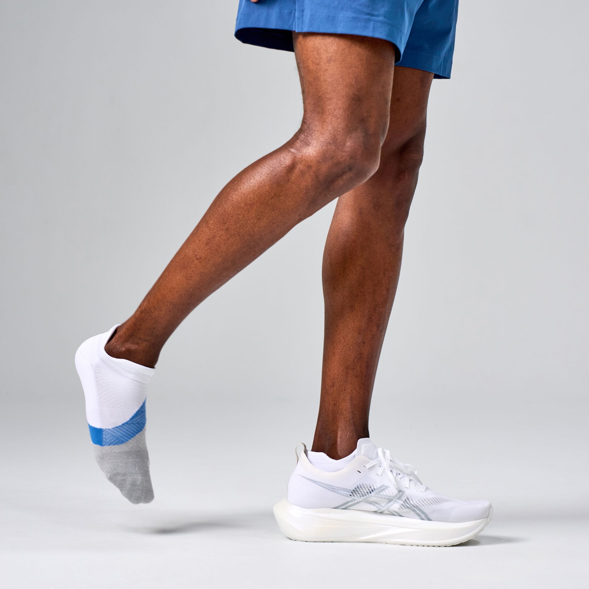 Feetures Elite Light Cushion No Show Tab product image