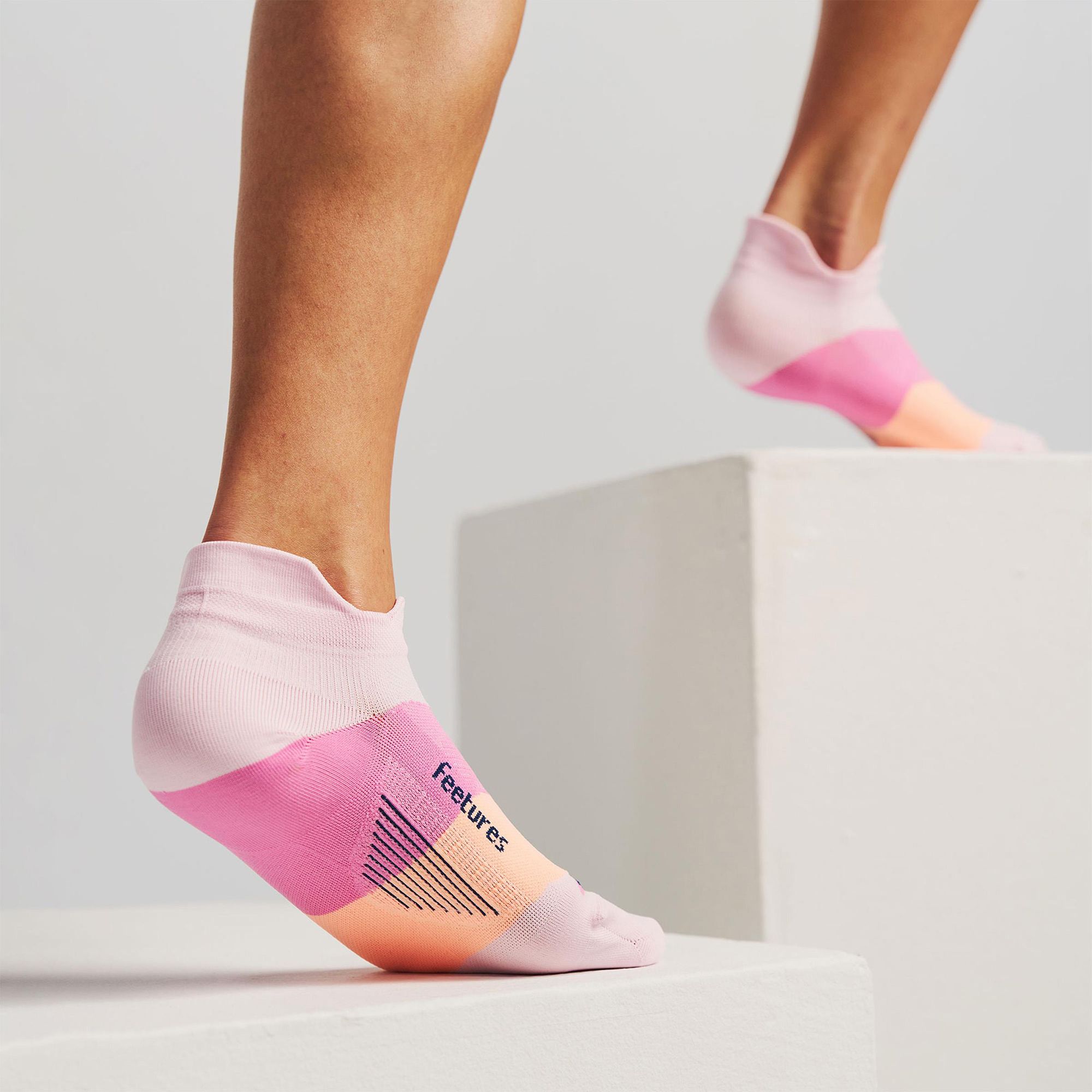 Feetures Elite Ultra Light No Show Tab Socks product image