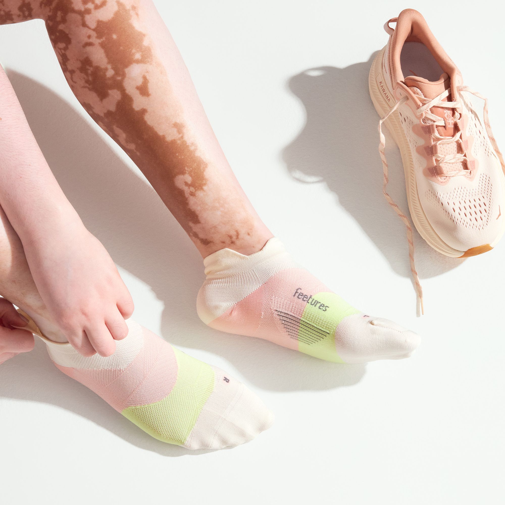 Feetures Elite Ultra Light No Show Tab Socks product image