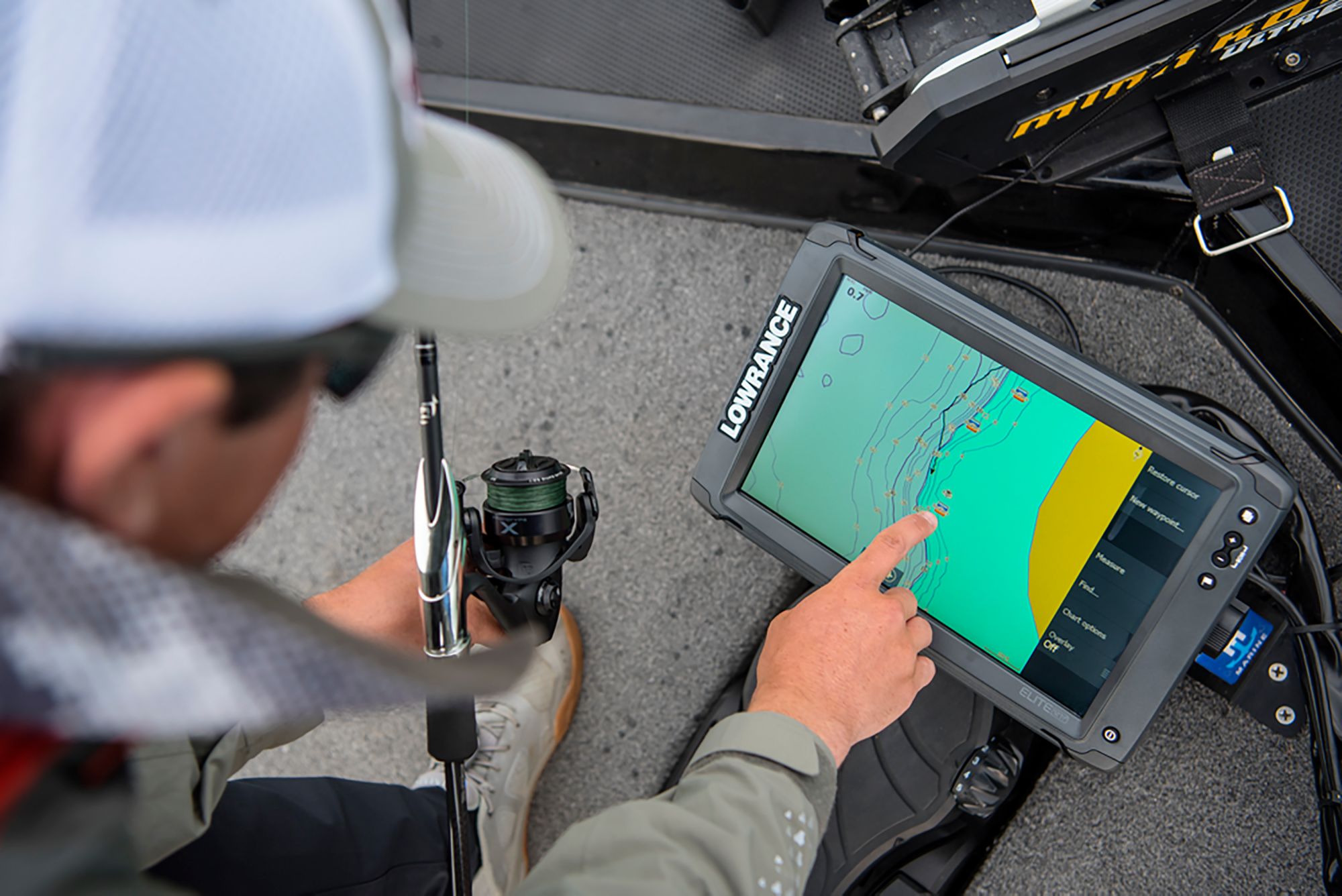 Lowrance Elite-9 Ti2 GPS Fish Finder with Active Imaging-Floor Model product image