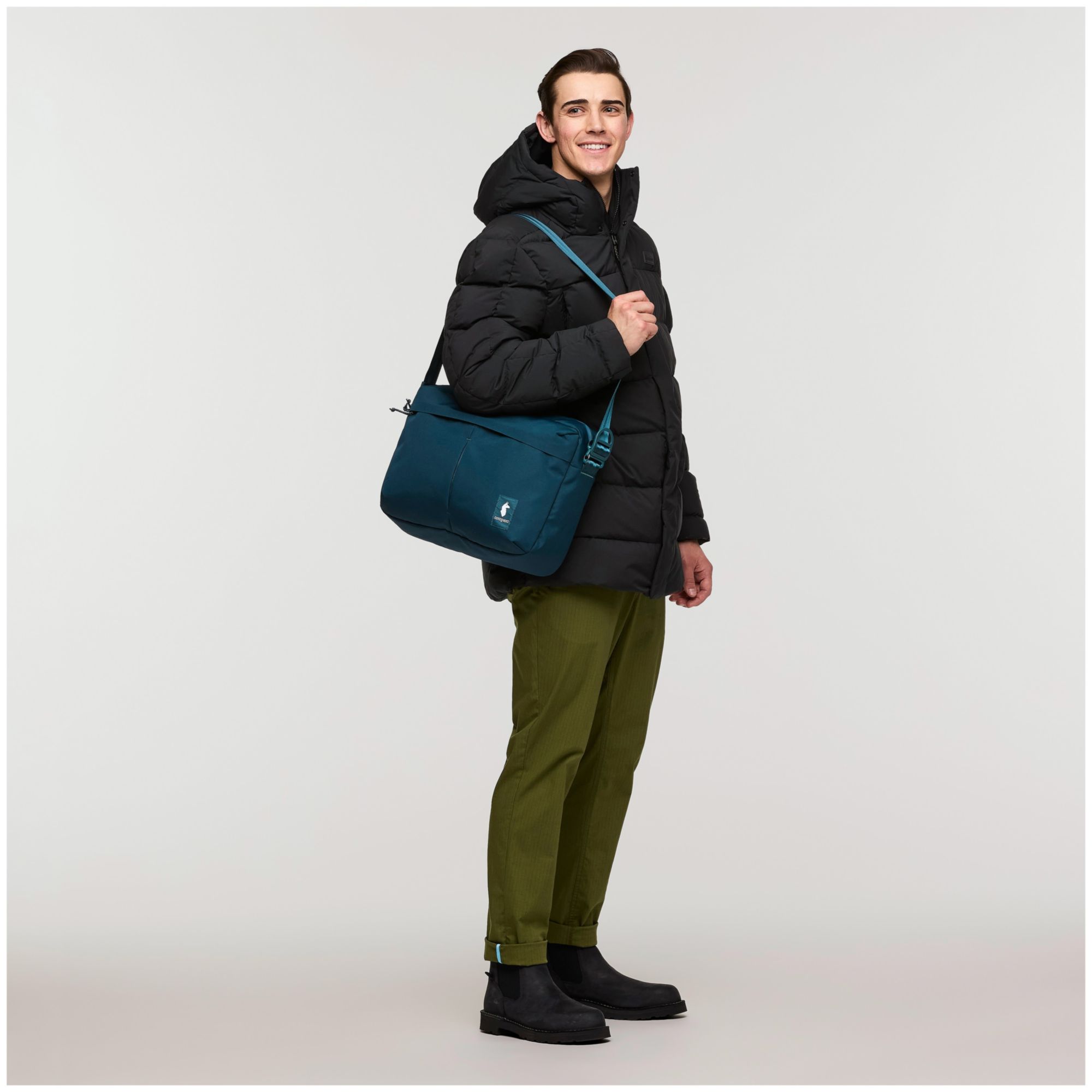 Cotopaxi Mente 15L Messenger Bag product image