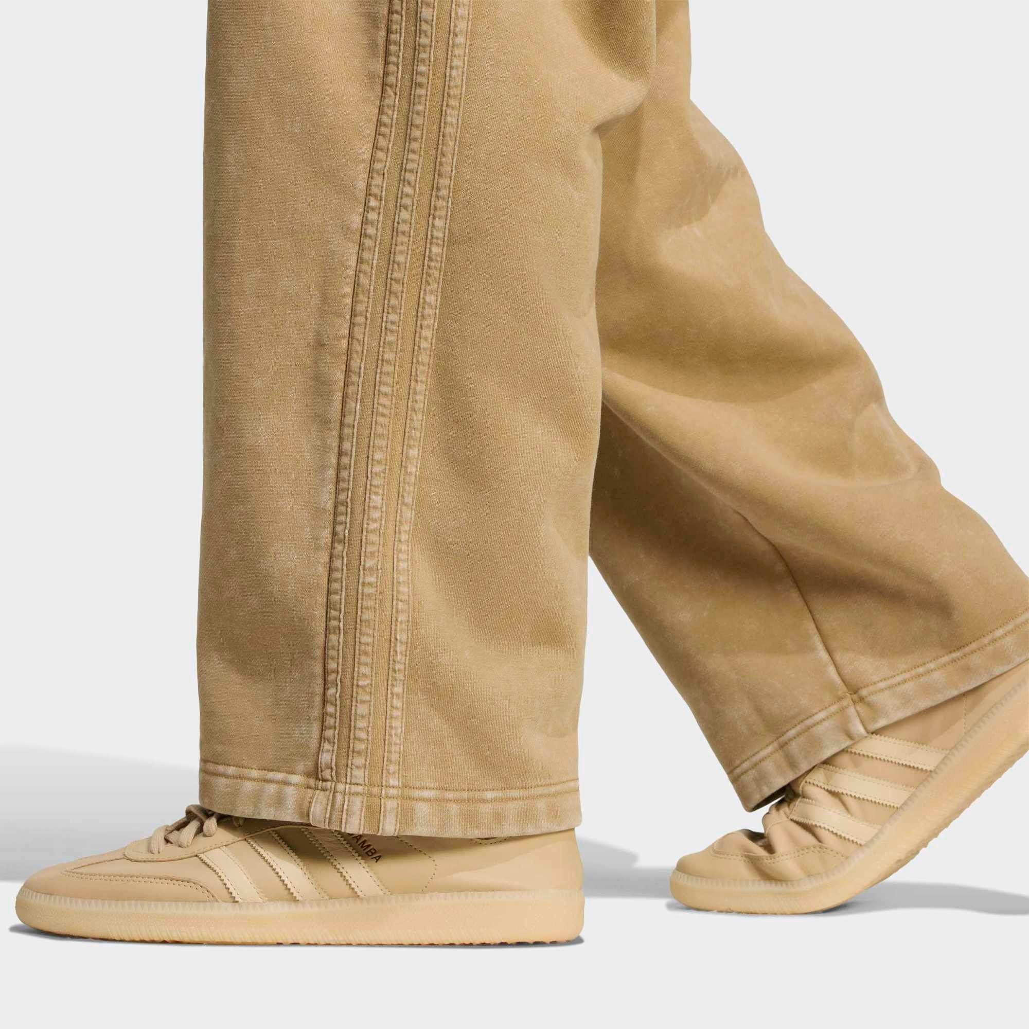 adidas Men's Washed Sweatpants product image