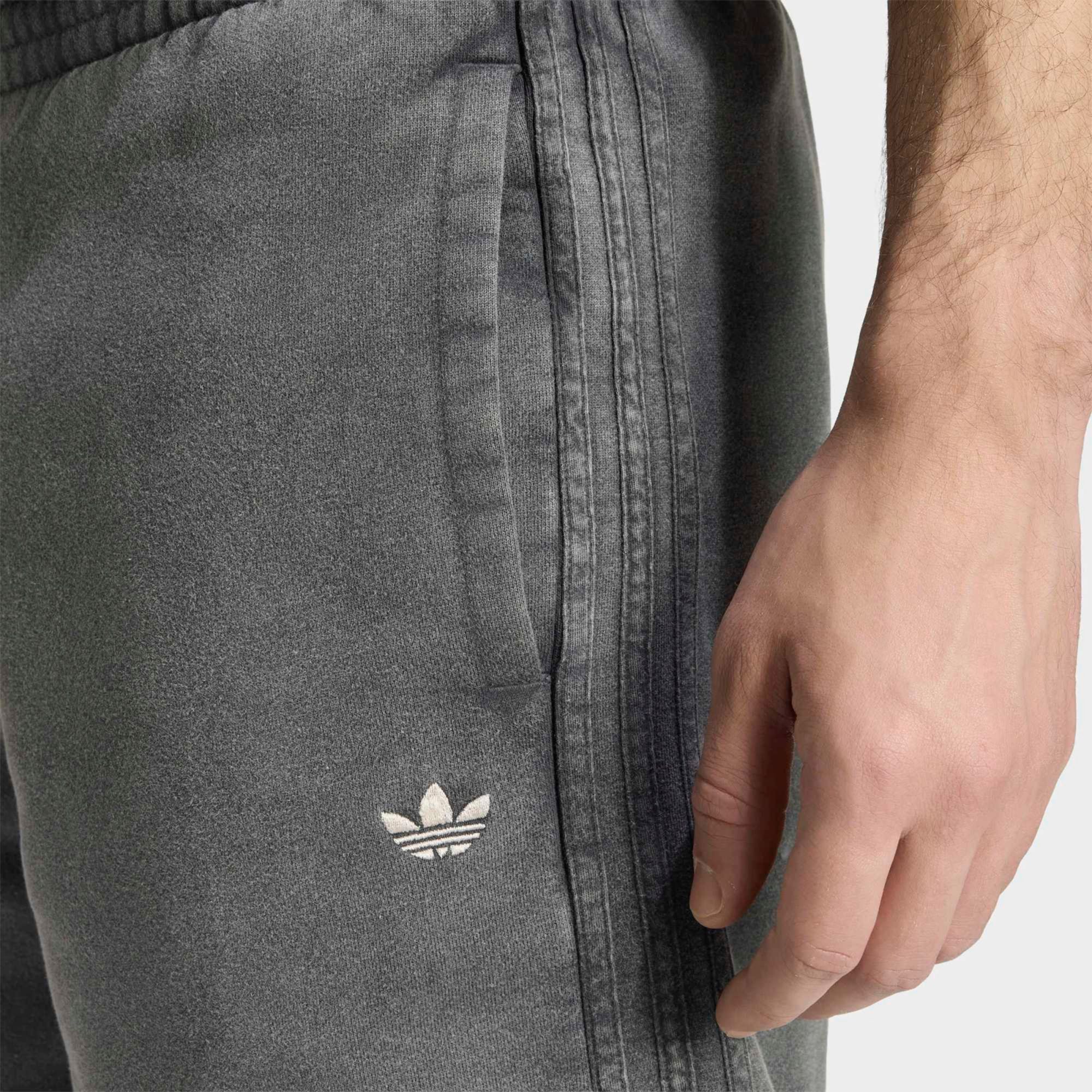 adidas Originals Men's Trefoil Essentials Washed 7-Inch Fleece Shorts product image