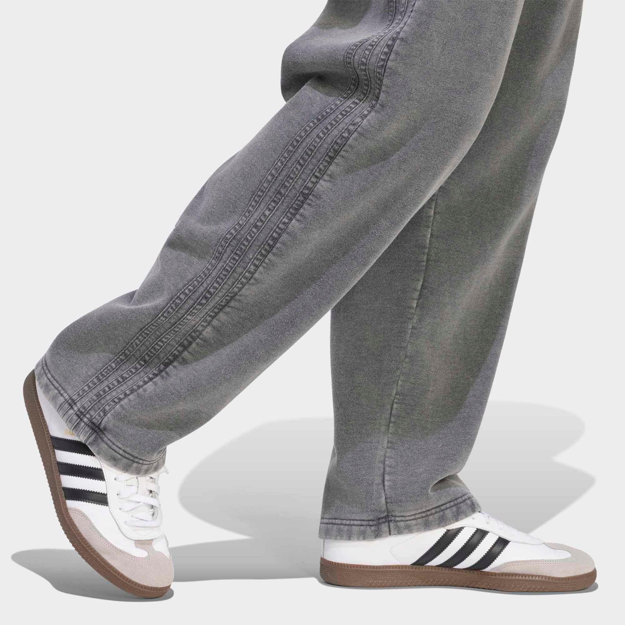 adidas Originals Men's Trefoil Essentials Loose Washed Fleece Pants product image