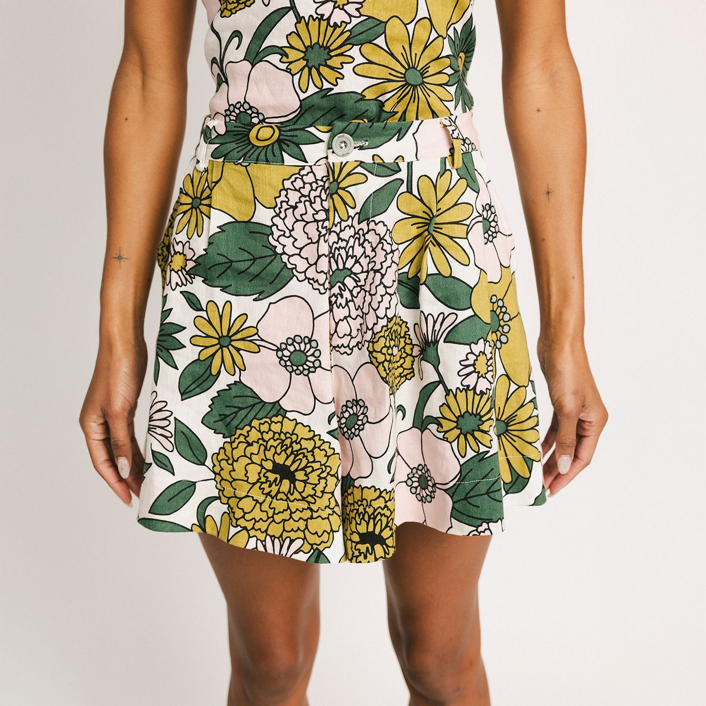 Fore All Women's 18” Breeze Golf Short product image