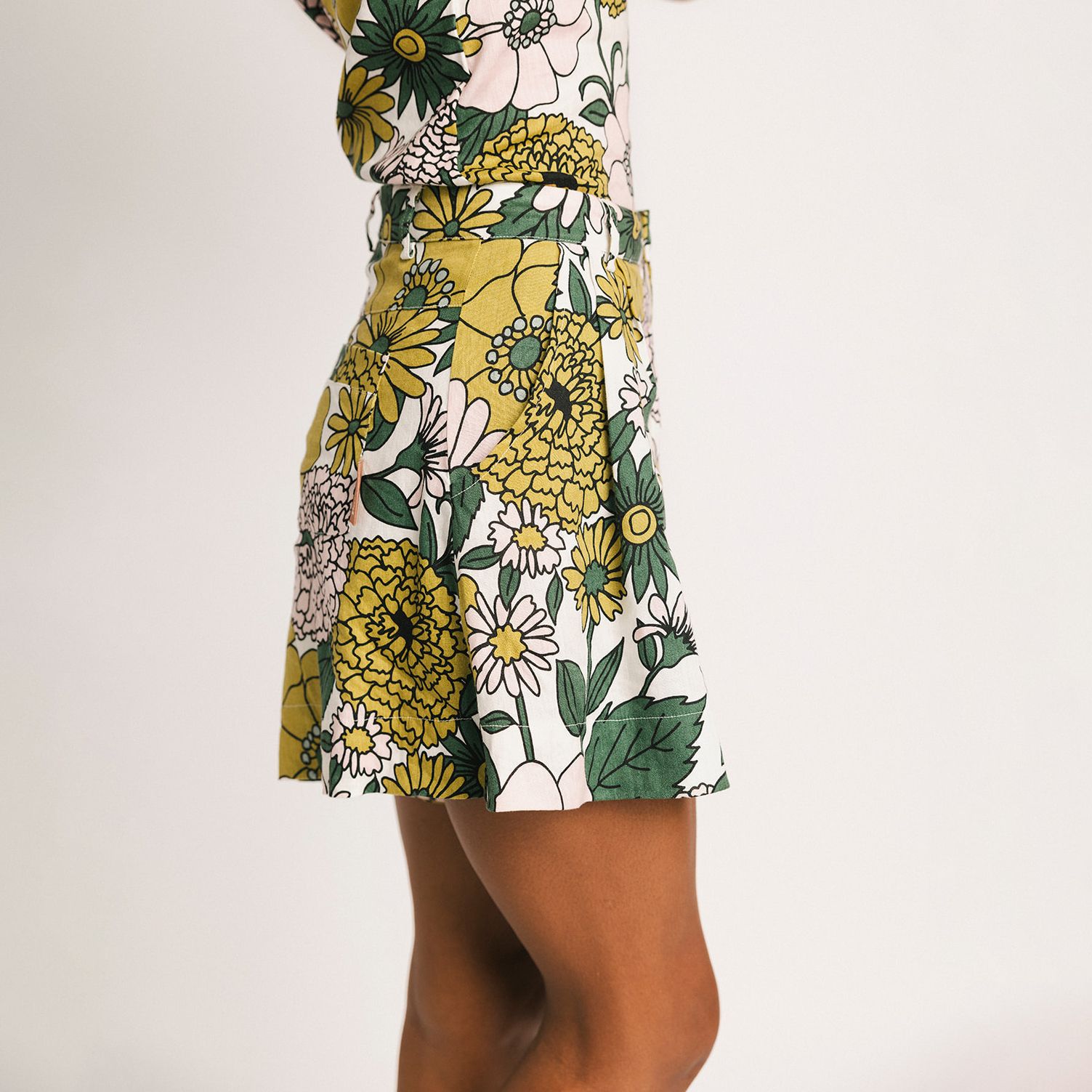 Fore All Women's 18” Breeze Golf Short product image