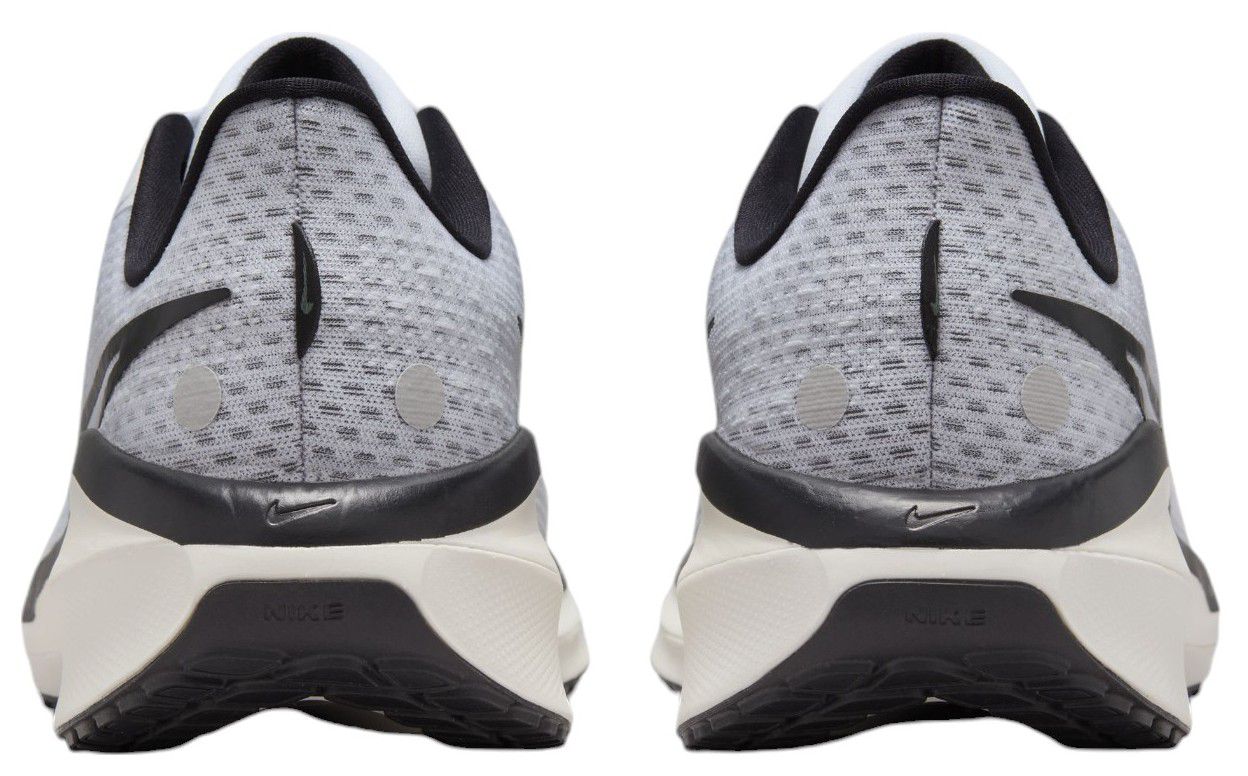 Nike Men's Vomero 17 Running Shoes product image