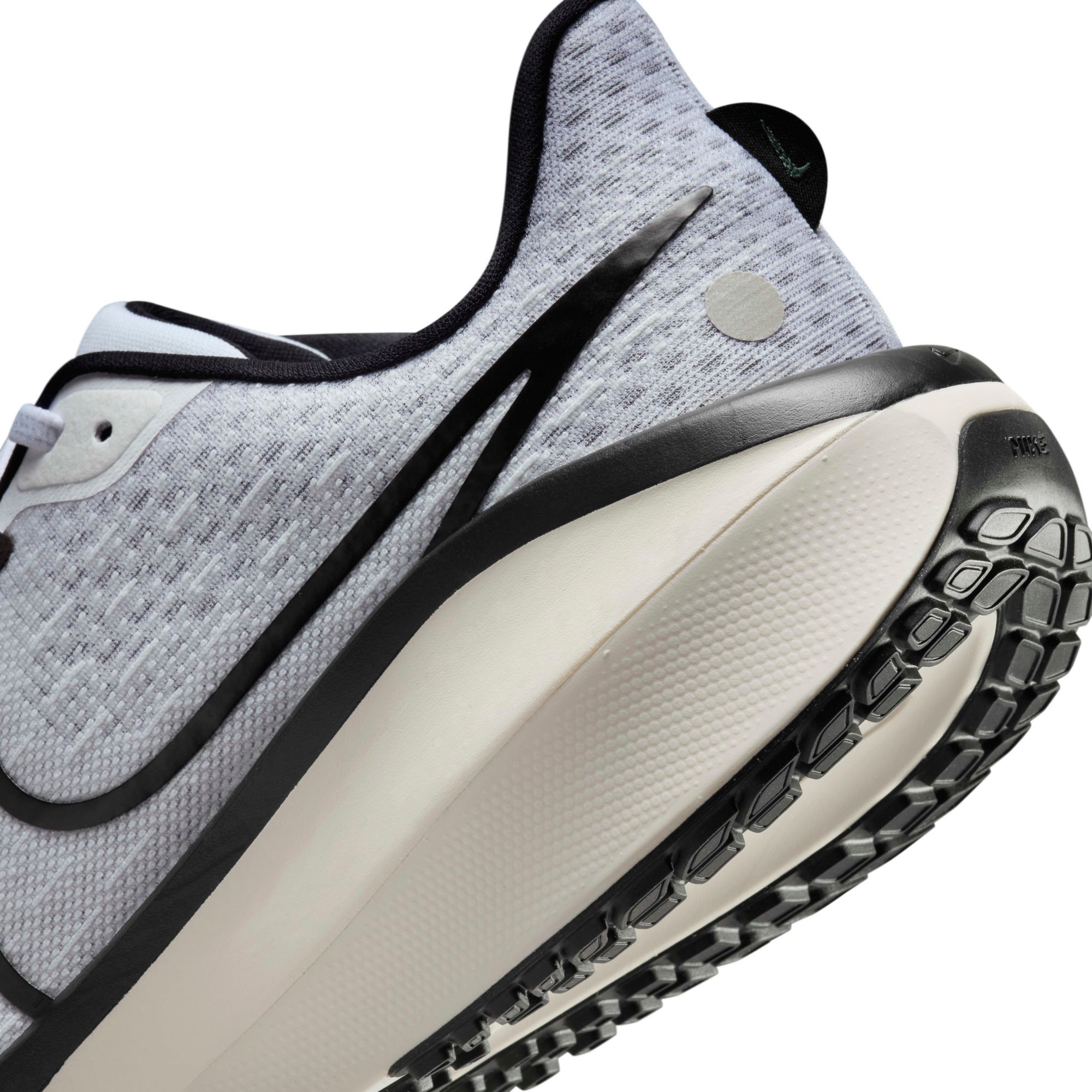 Nike Men's Vomero 17 Running Shoes product image