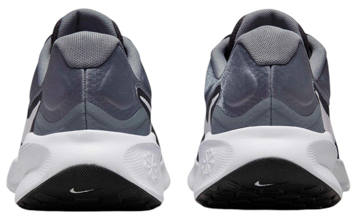 Nike Men's Revolution 7 Running Shoes product image
