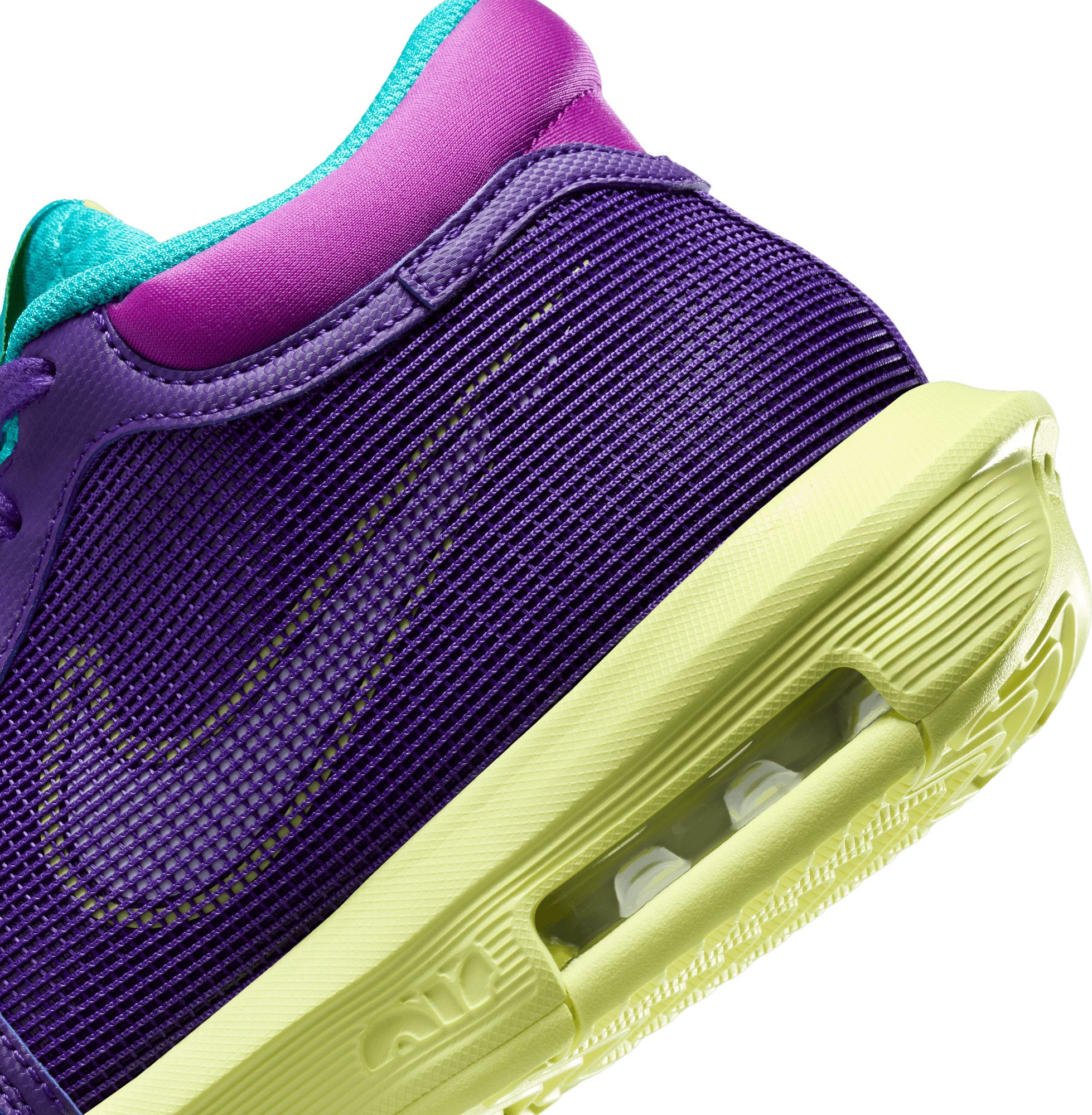 Nike LeBron Witness 8 Basketball Shoes product image