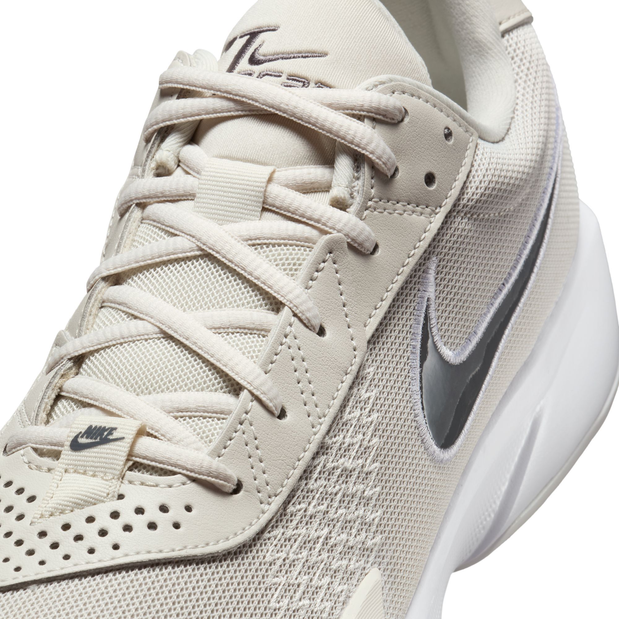 Nike G.T. Cut Academy Basketball Shoes product image