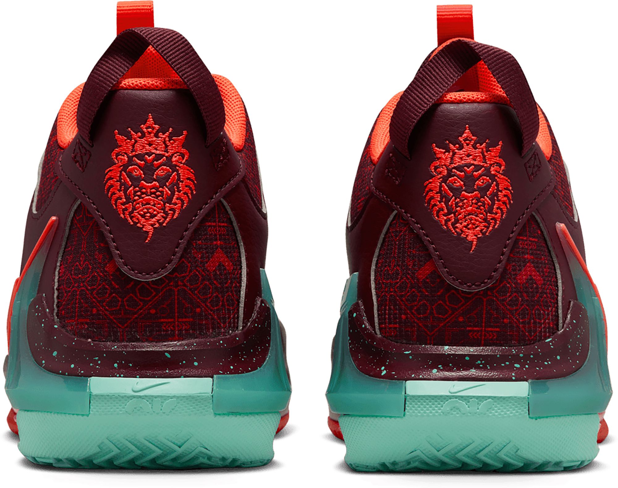 Nike Kids' Grade School Lebron Witness 7 Basketball Shoes product image