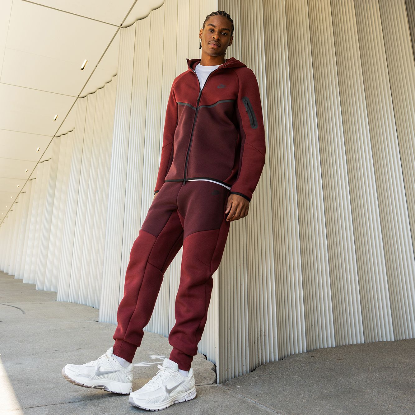 Nike Men's Zoom Vomero 5 Shoes product image