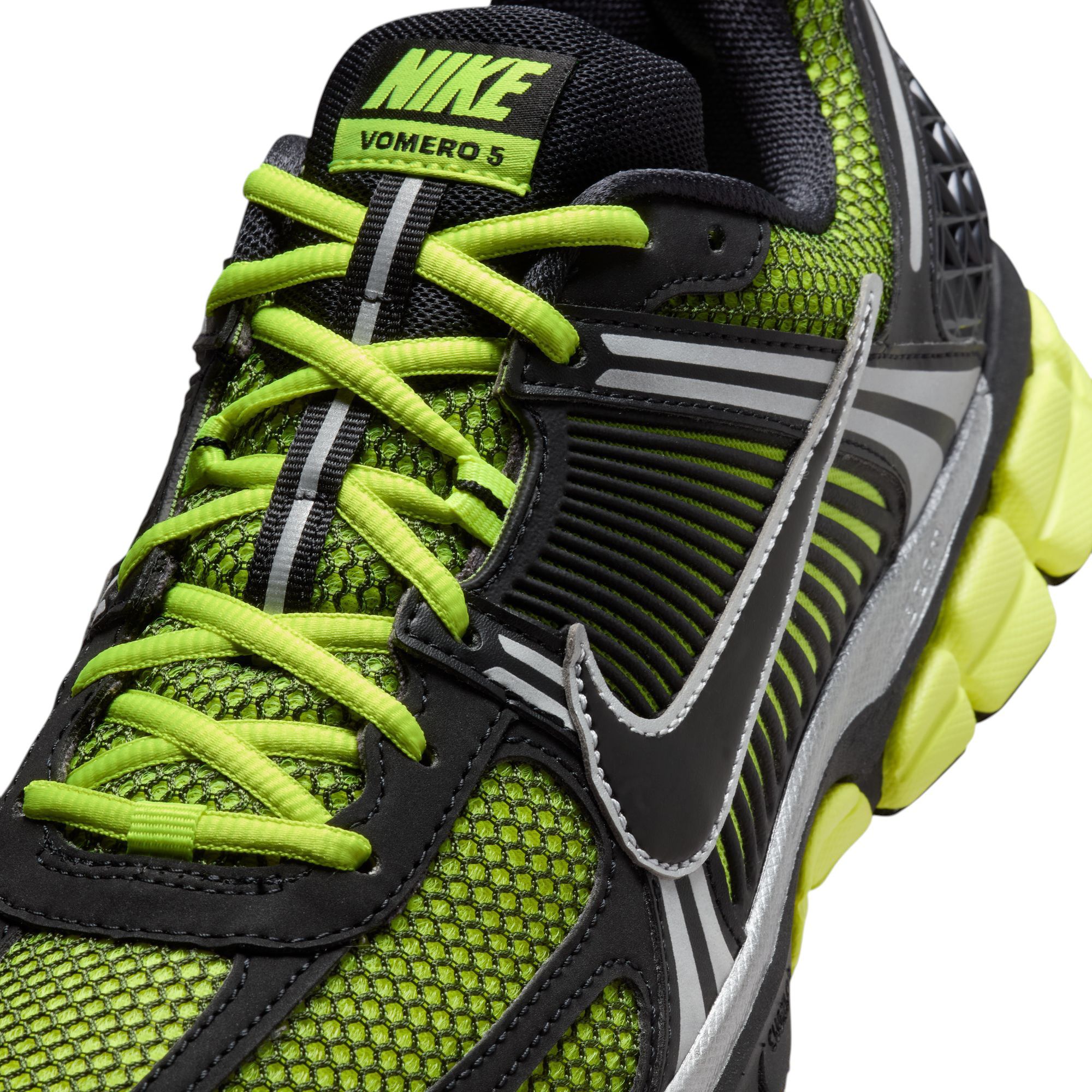 Nike Men's Zoom Vomero 5 Shoes product image