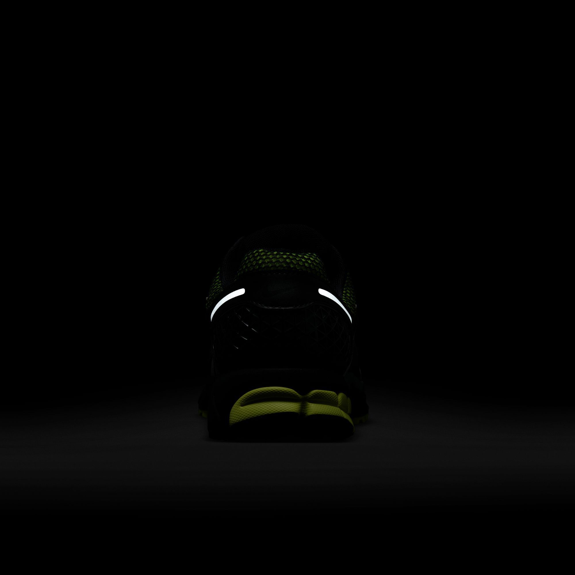 Nike Men's Zoom Vomero 5 Shoes product image