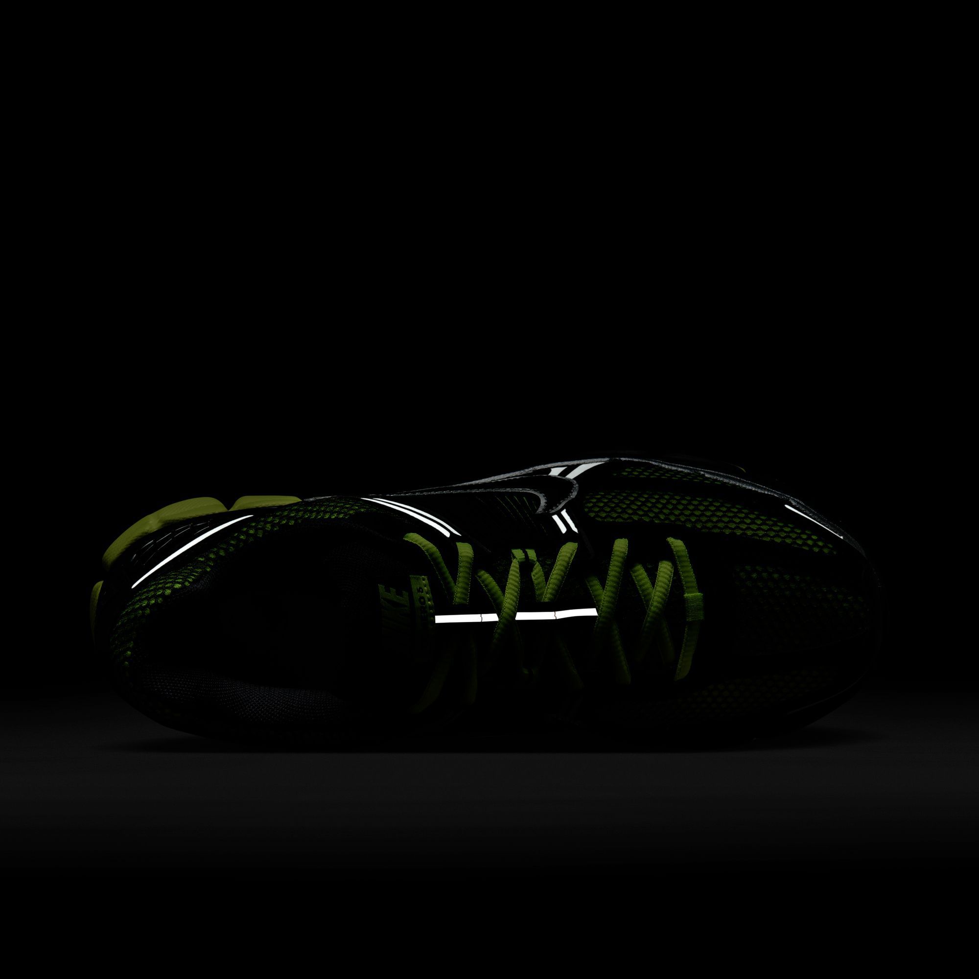 Nike Men's Zoom Vomero 5 Shoes product image