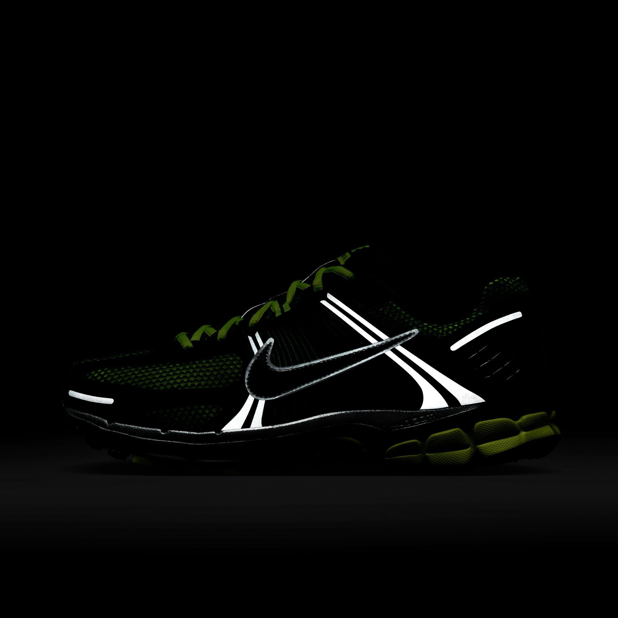 Nike Men's Zoom Vomero 5 Shoes product image