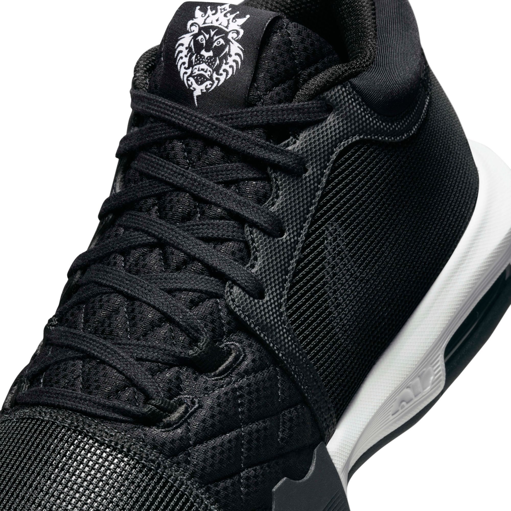 Nike LeBron Witness 8 Basketball Shoes product image