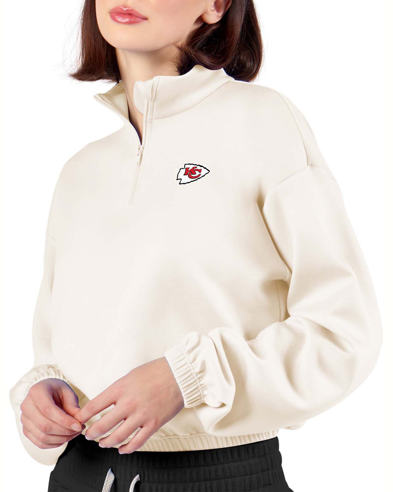 Certo Women's Kansas City Chiefs Bone Cropped 1/4 Sleeve Shirt product image