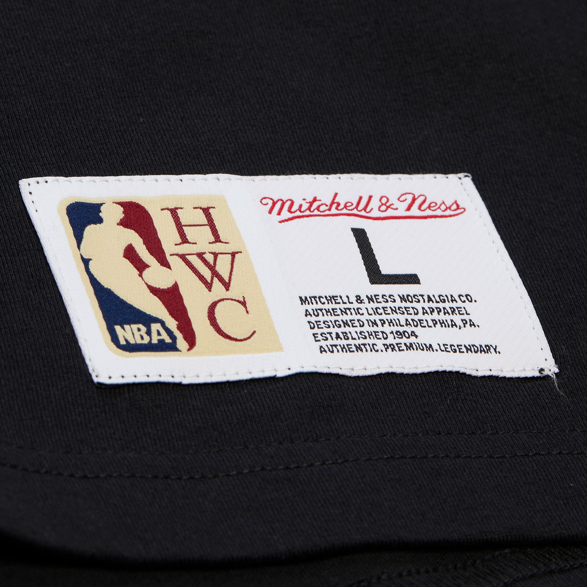 Mitchell & Ness Men's Cleveland Cavaliers Black Throw It Back T-Shirt product image