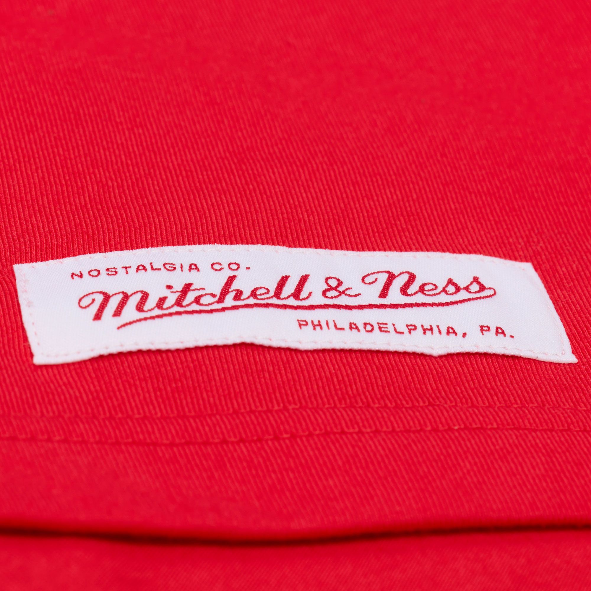 Mitchell & Ness Men's Georgia Bulldogs Red Playoff Win Premium T-Shirt product image