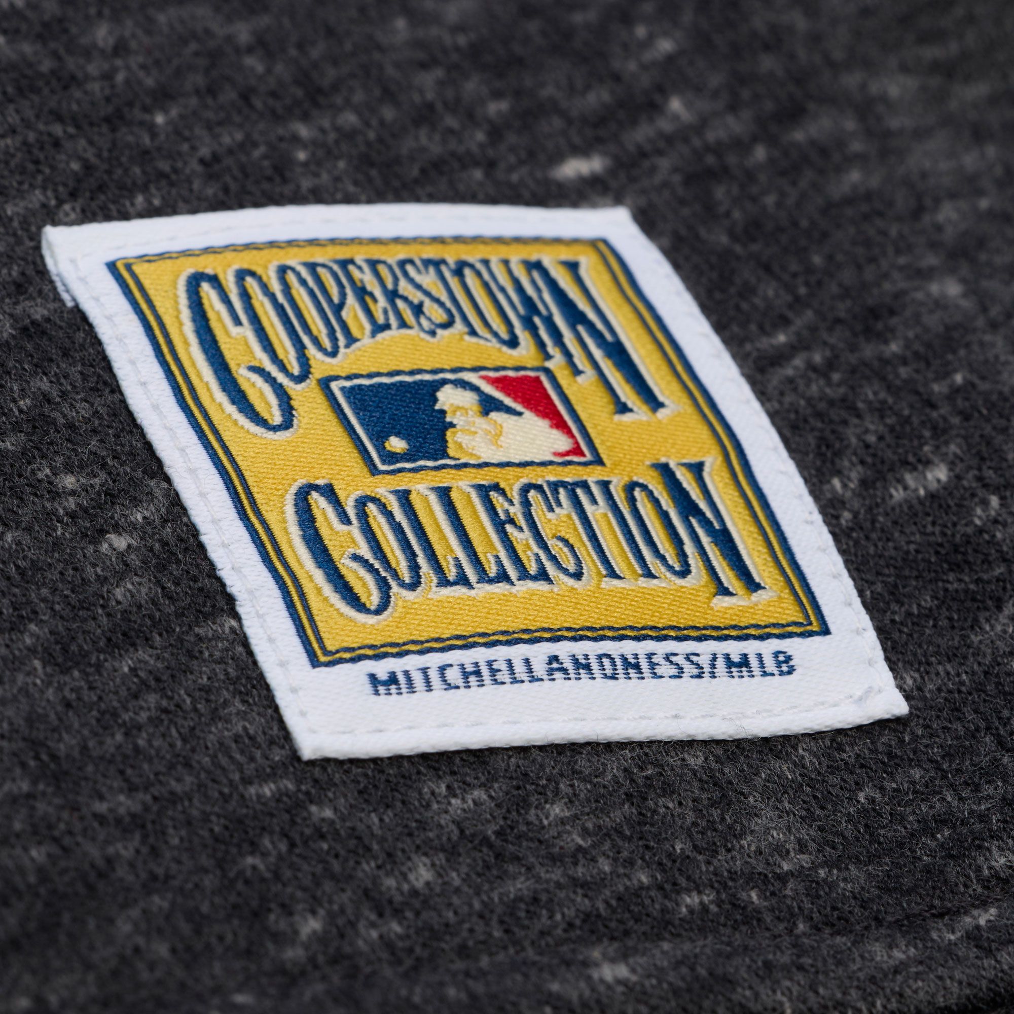 Mitchell & Ness Women's Cincinnati Reds Black Enxyme Star Crewneck Sweatshirt product image