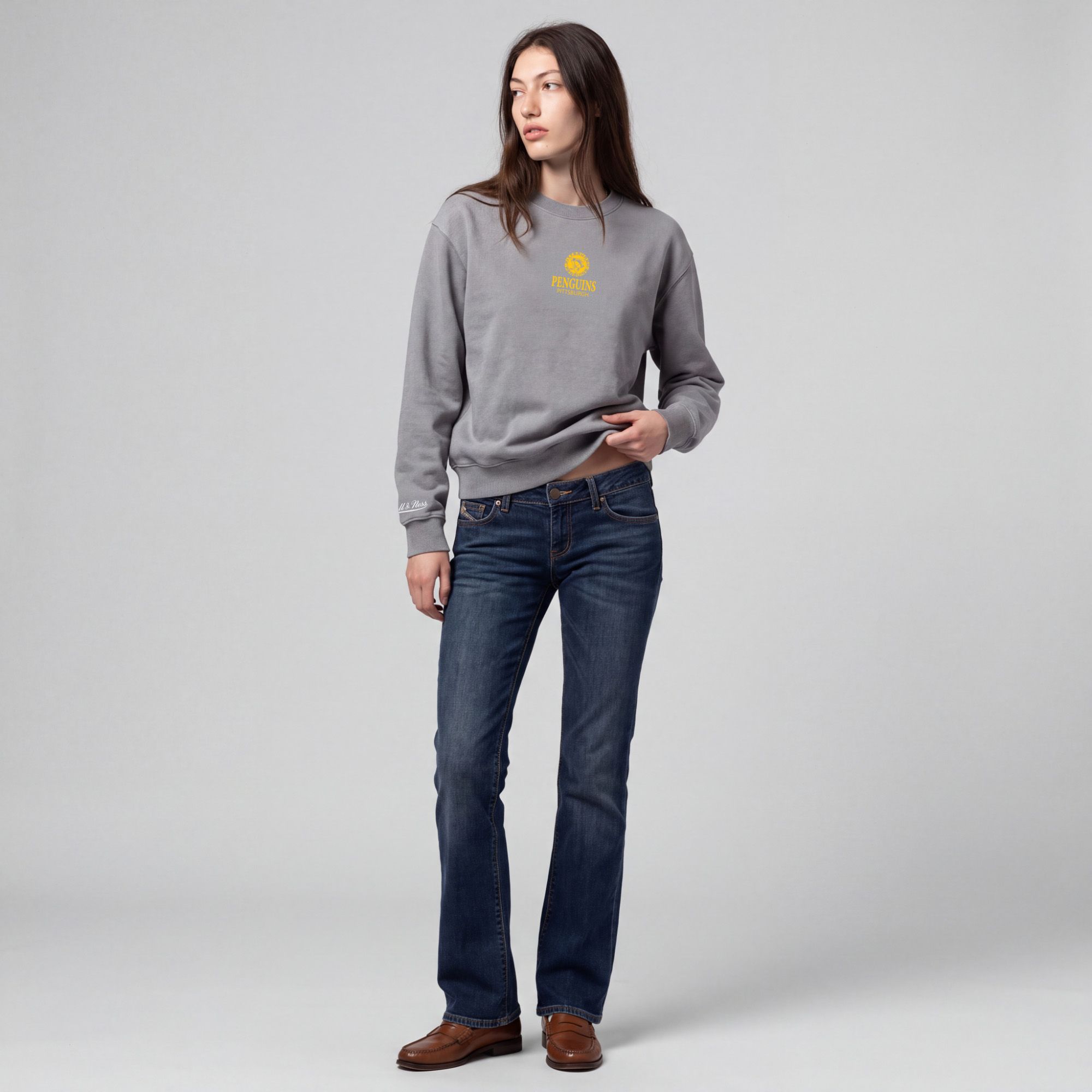 Mitchell & Ness Women's Pittsburgh Penguins Core Essentials Crewneck Sweatshirt product image