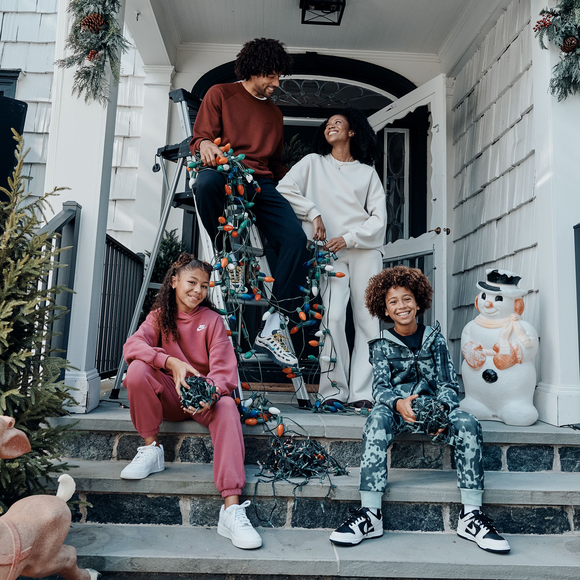 Nike Girls' Sportswear Club Fleece Oversized Joggers product image