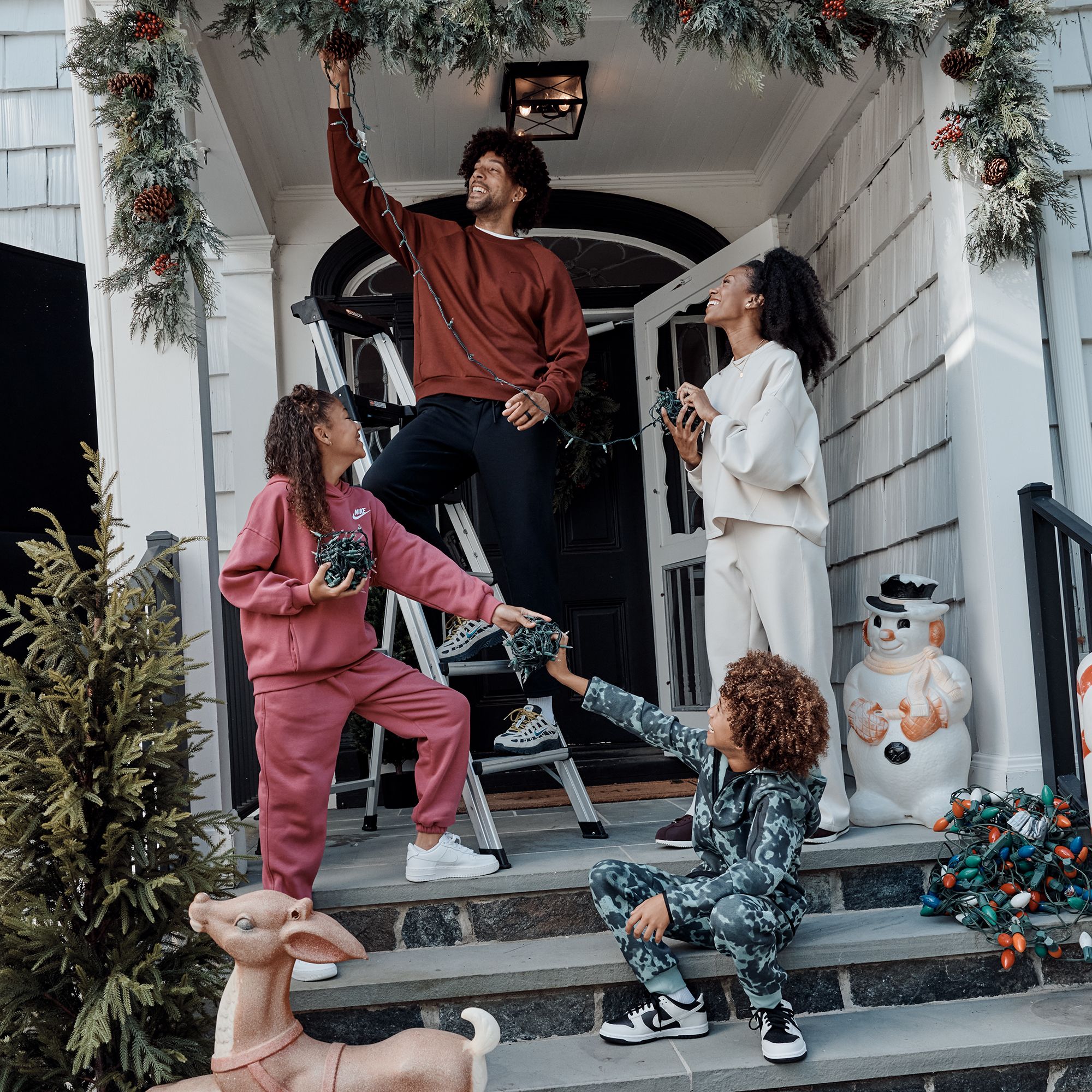 Nike Girls' Sportswear Club Fleece Oversized Joggers product image